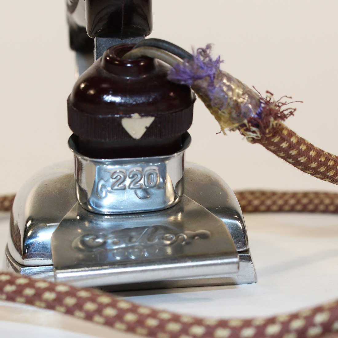 Ancien fer à repasser électrique de voyage État correct - Vue 2 - 