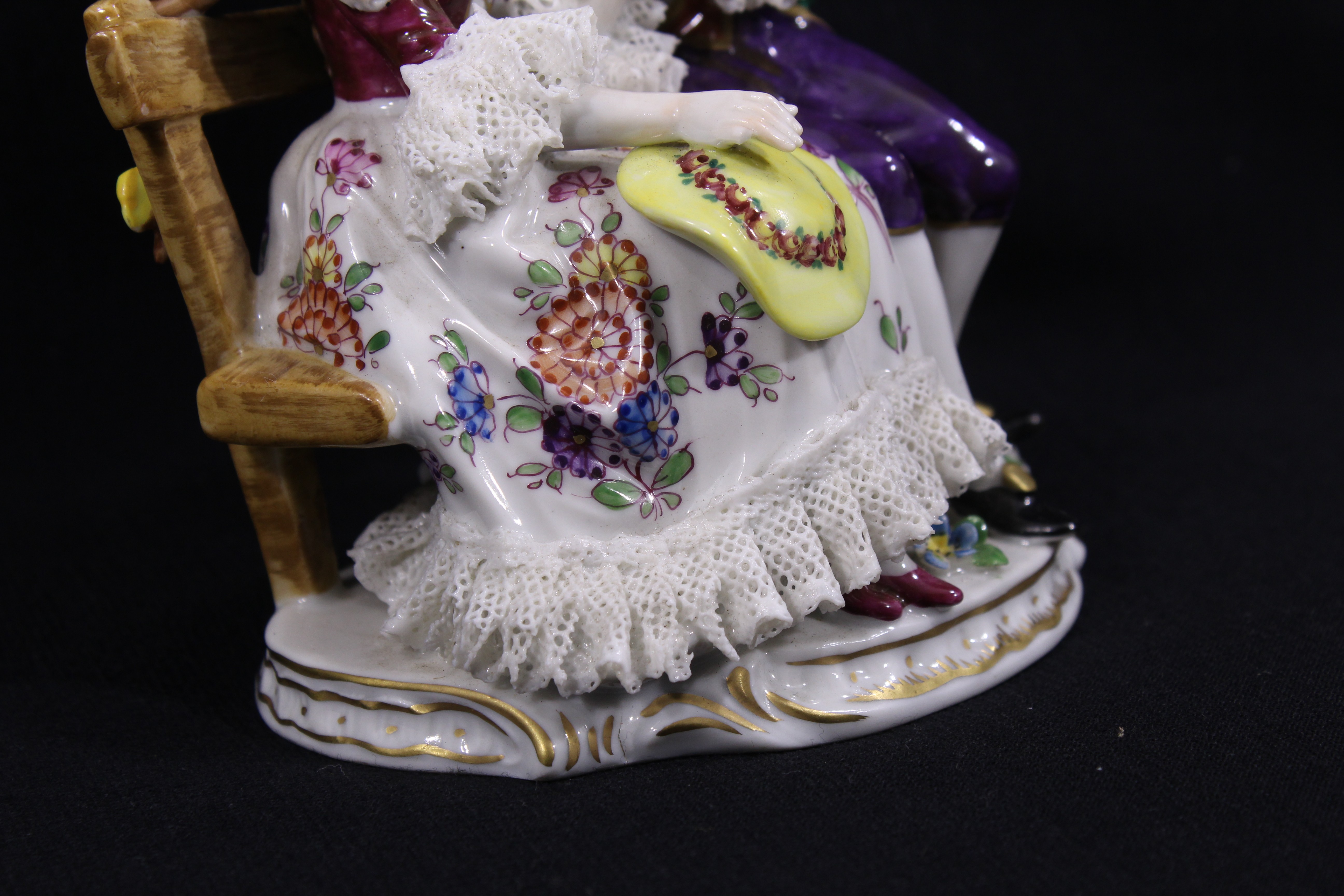 Voir photo 6 de Figurine en porcelaine saxo / Coupe - Signée Rudolstadt-Volkstedt XXᵉ Figurine en porcelaine saxo / Coupe - Signée Rudolstadt-Volkstedt XXᵉ Bon état - Vue 6 -
