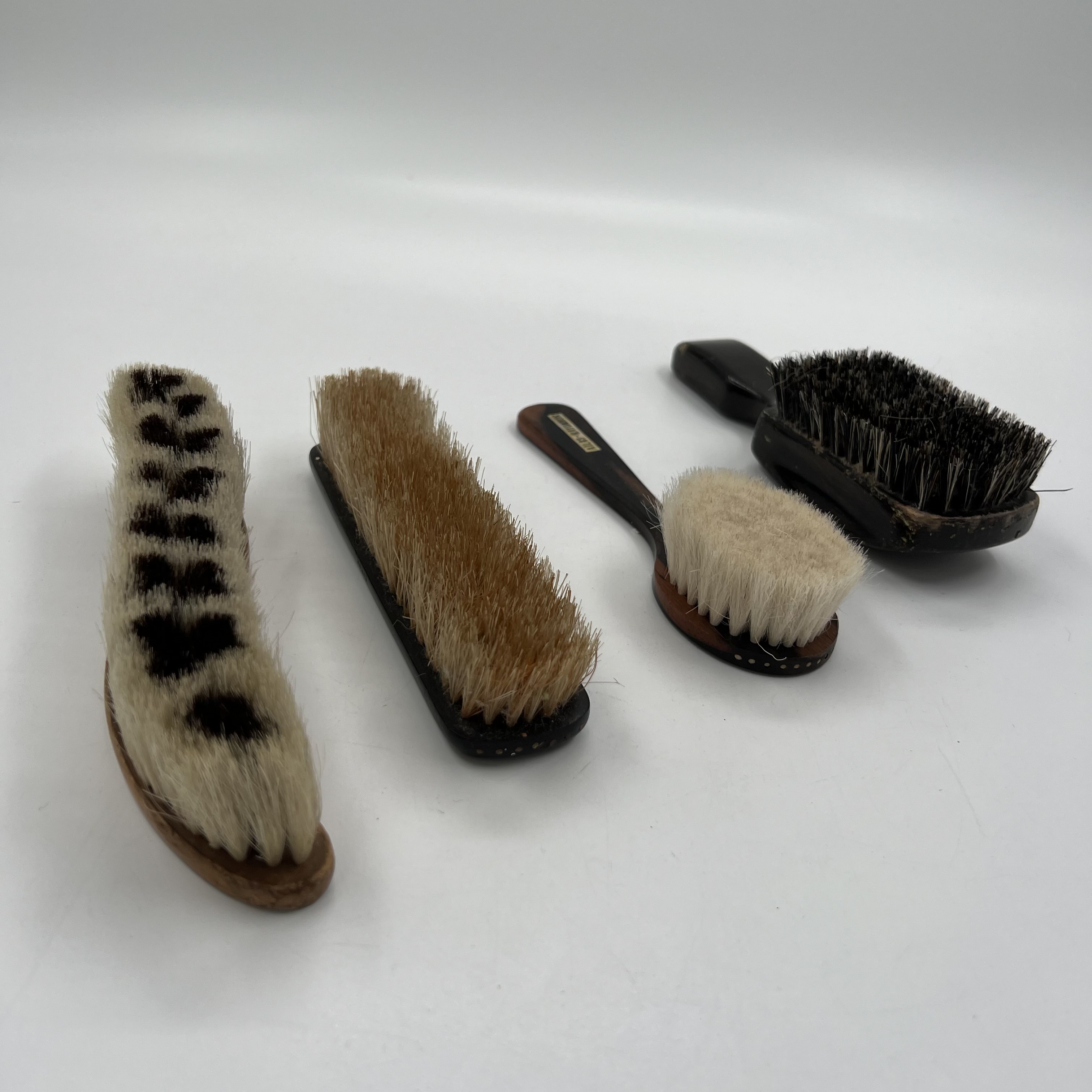 Lot de 4 brosses vintages. Bon état - Vue 2 - 