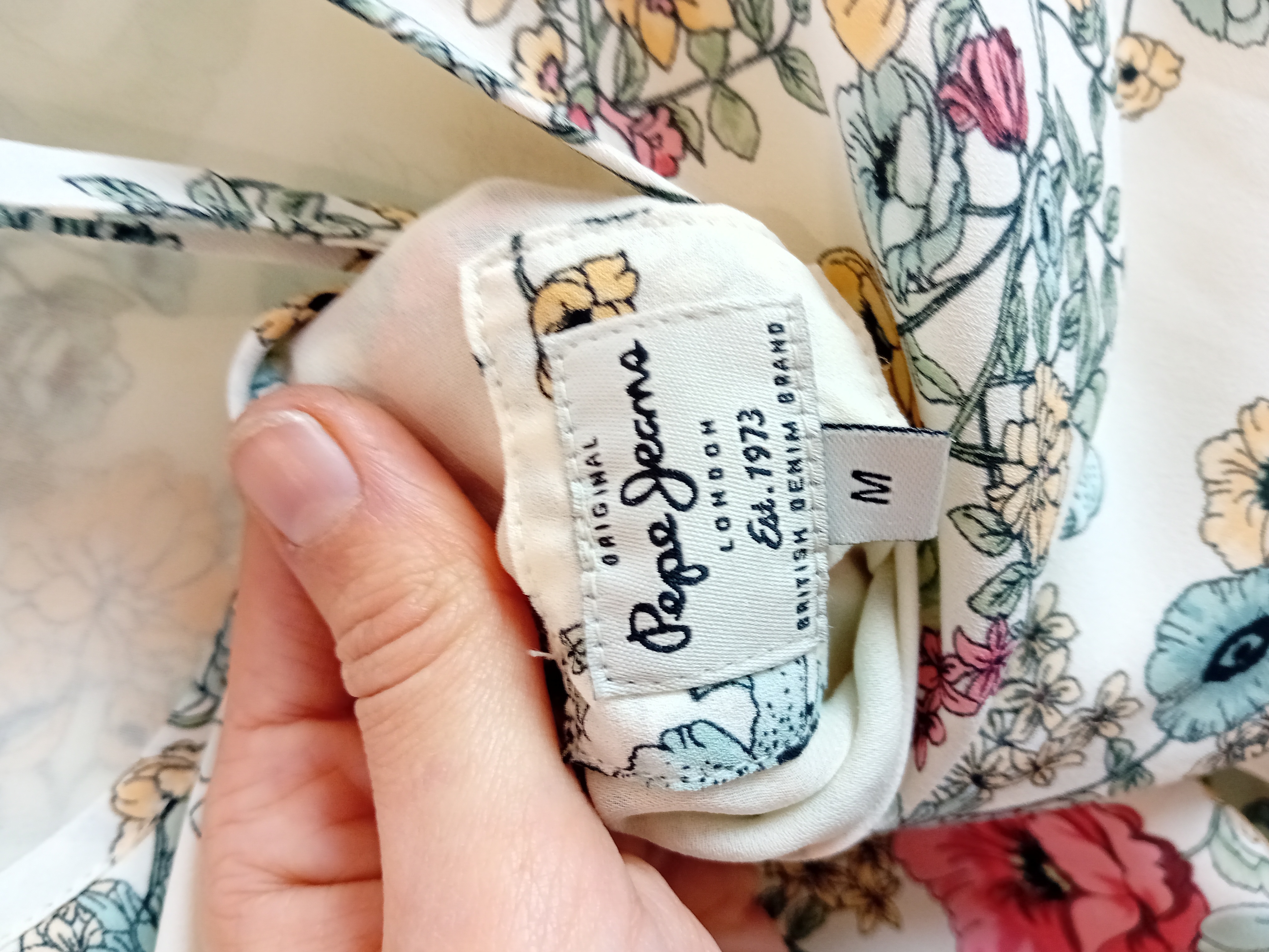 Voir photo 7 de Robe Fleurie Manches Longues Pepe Jeans London M (T4263) Robe Fleurie Manches Longues Pepe Jeans London M (T4263) Bon état - Vue 7 -