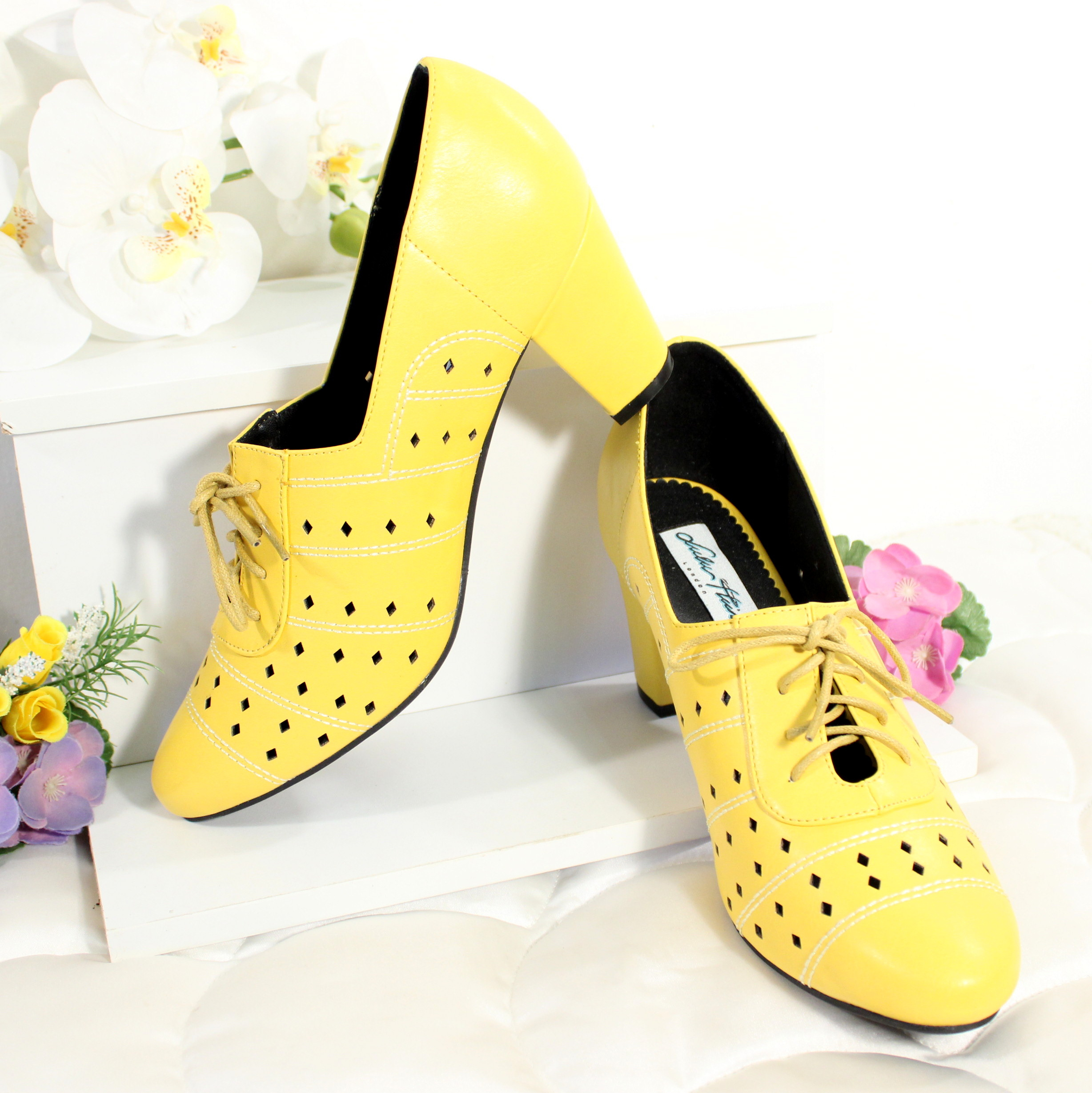 Chaussure LULU HUN LONDON Pointure Estime 42 - Label Emmaus - Modalova