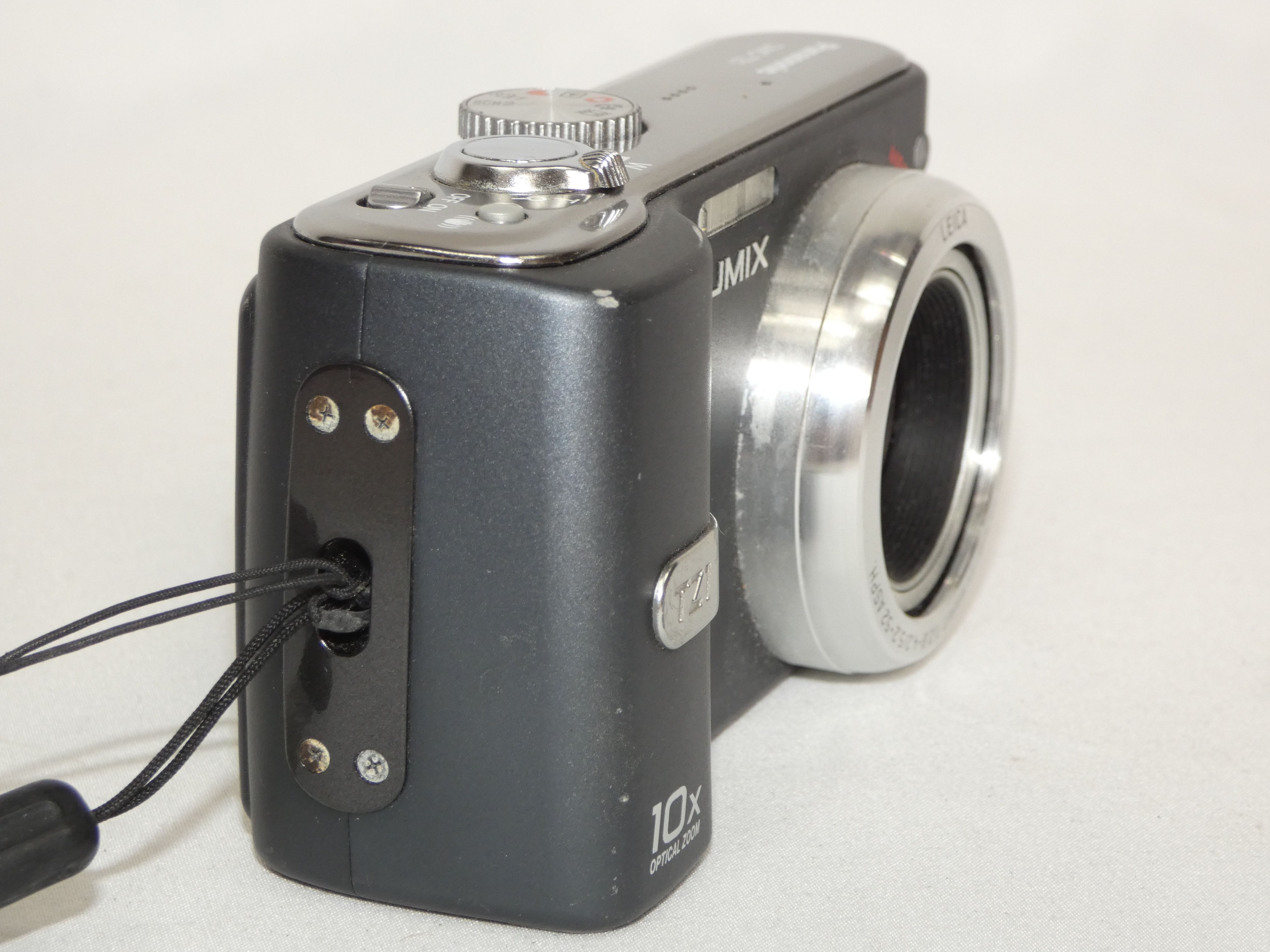 Appareil photo numérique PANASONIC DMC-TZ1 (pour pièces) Très bon état - Vue 2 - 
