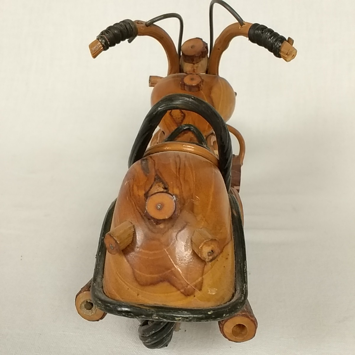 Sculpture / Maquette de moto en bois - Fait à la main  - Photo 4
