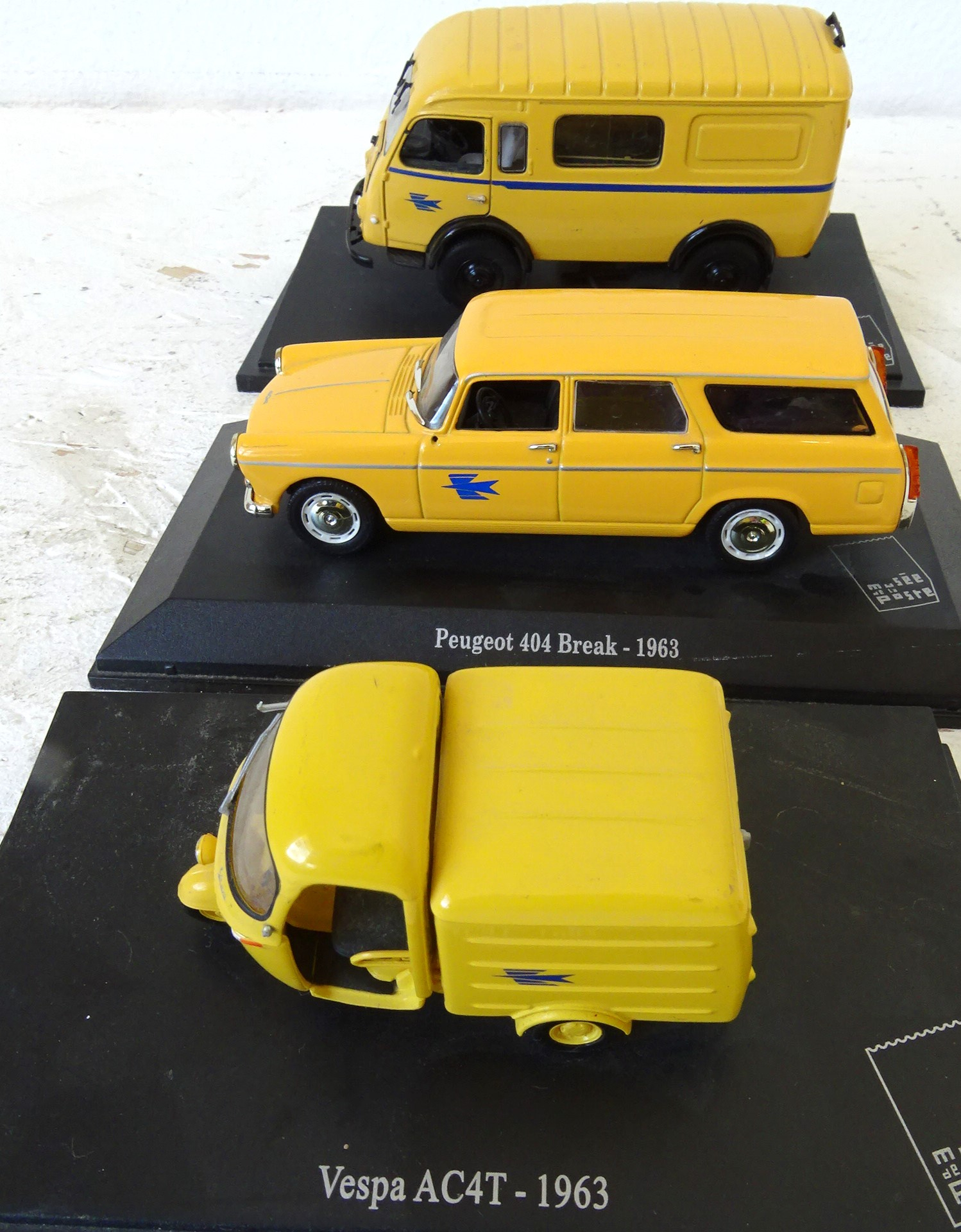 Lot de 5 voitures miniatures 1/43, 1963 - Musée de la Poste Très bon état - Vue 2 - 