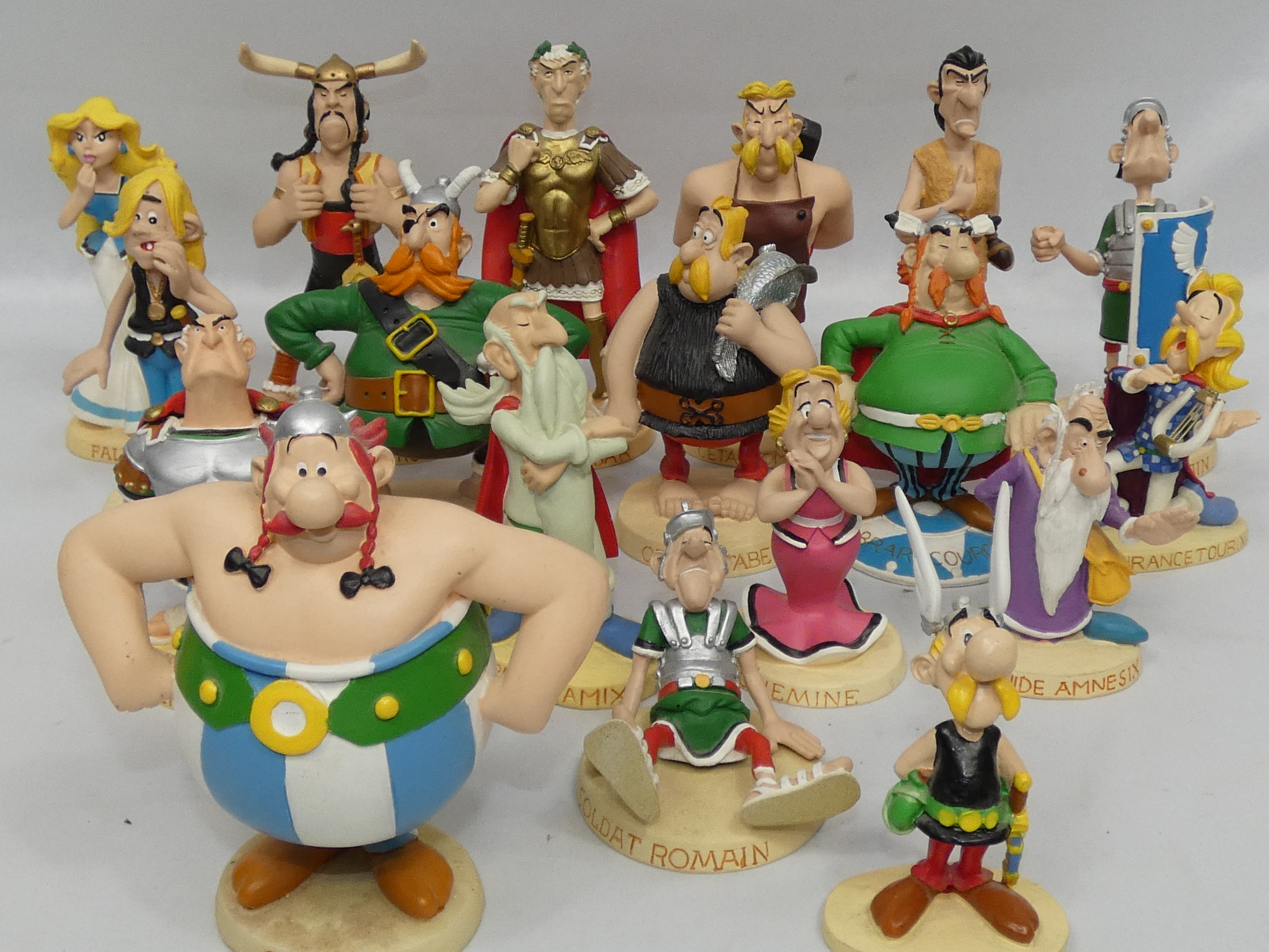 Collection de 17 figurines en résine Astérix et Obélix de chez Plastoy - Très bon état sur Label Emmaüs