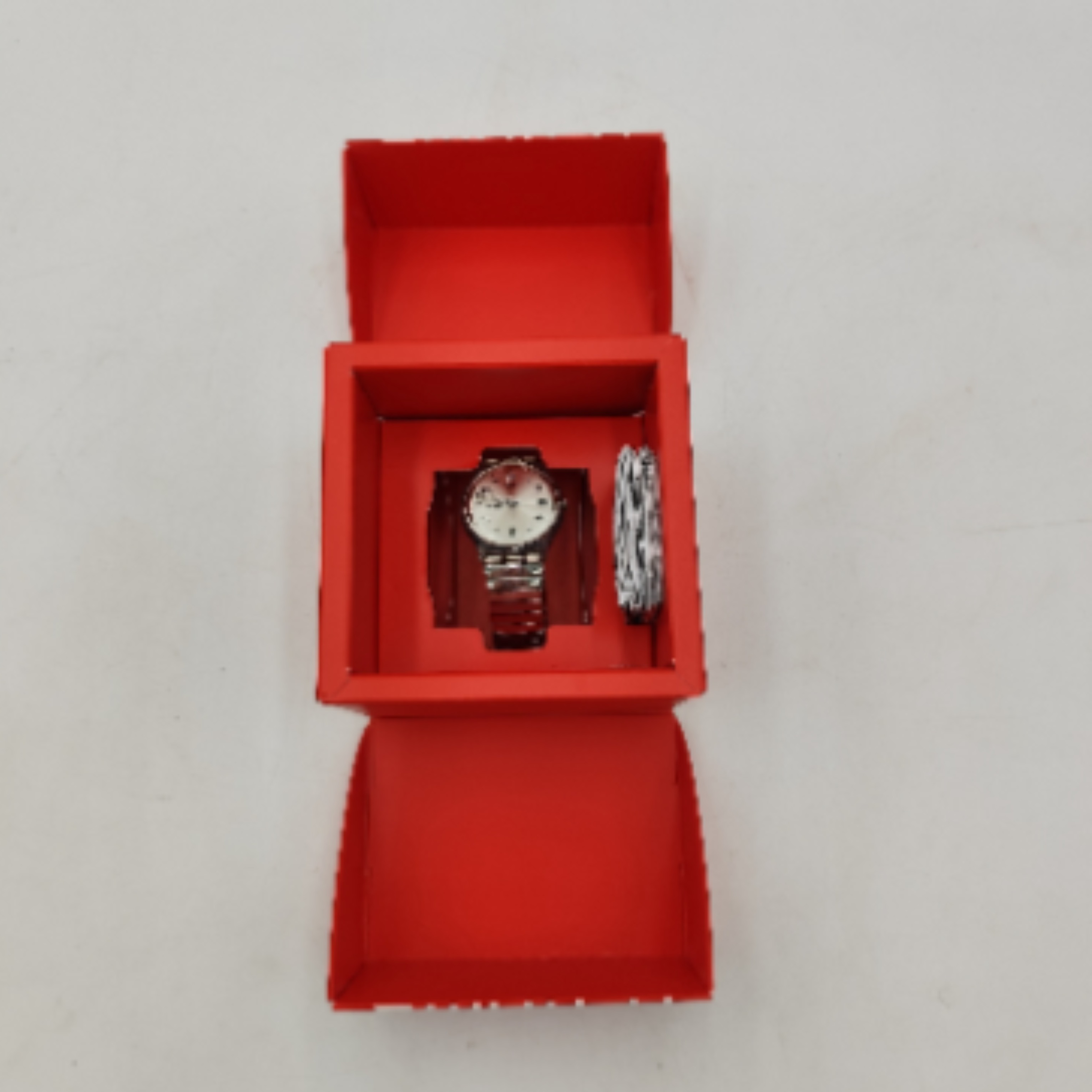 Montre swatch + boîte et notices - A réparer Bon état - Vue 2 - 