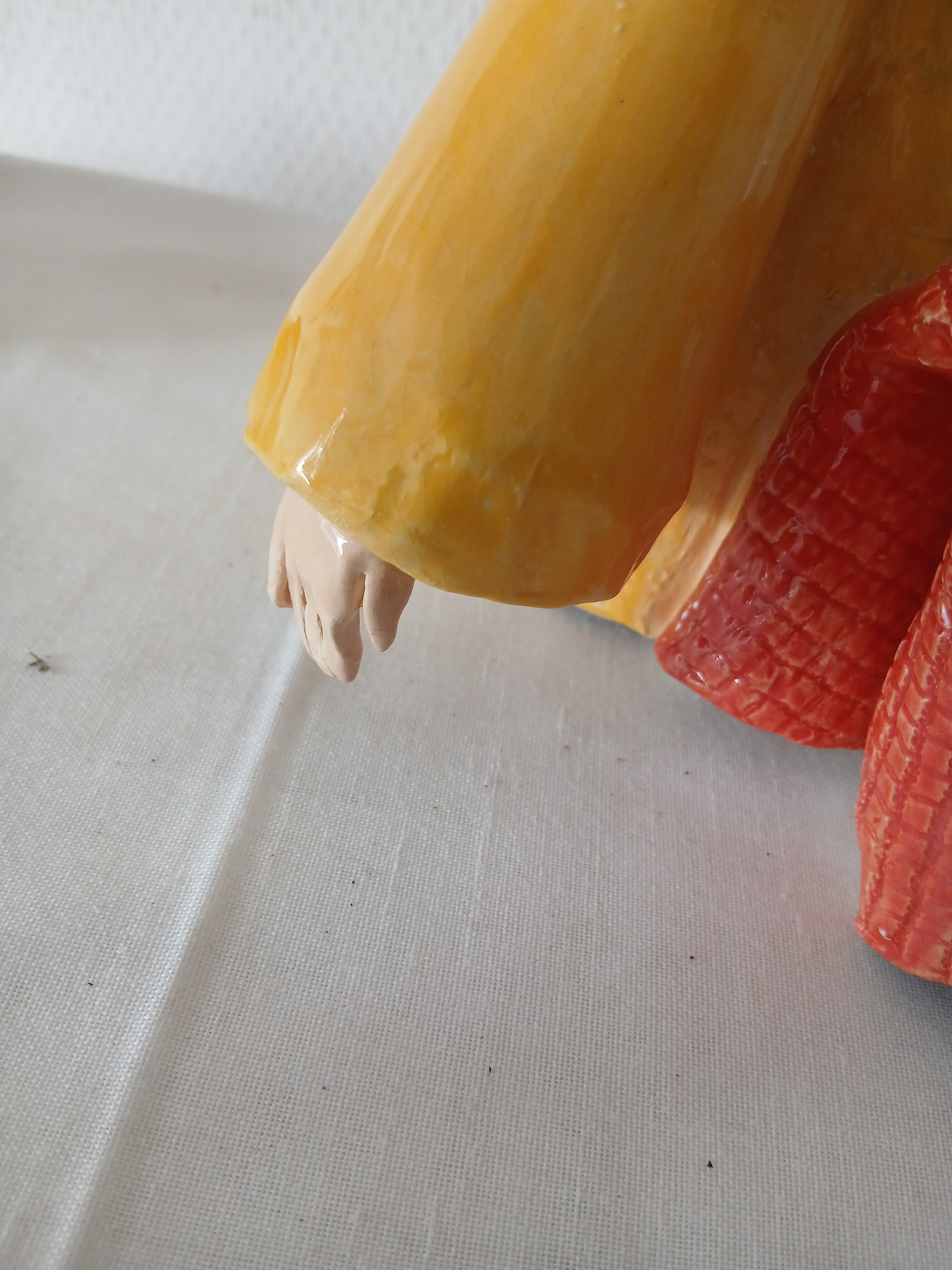 Statuette d'un personnage (clown) en terre cuite peinte - Photo 5