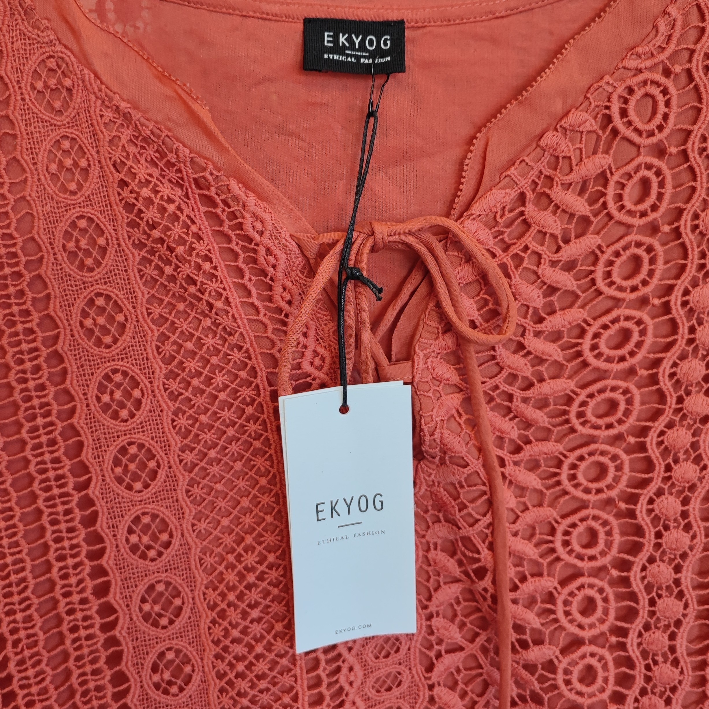 Voir photo 2 de EKYOG - Robe à dentelle - 38 - Femme EKYOG - Robe à dentelle - 38 - Femme Comme neuf - Vue 2 -