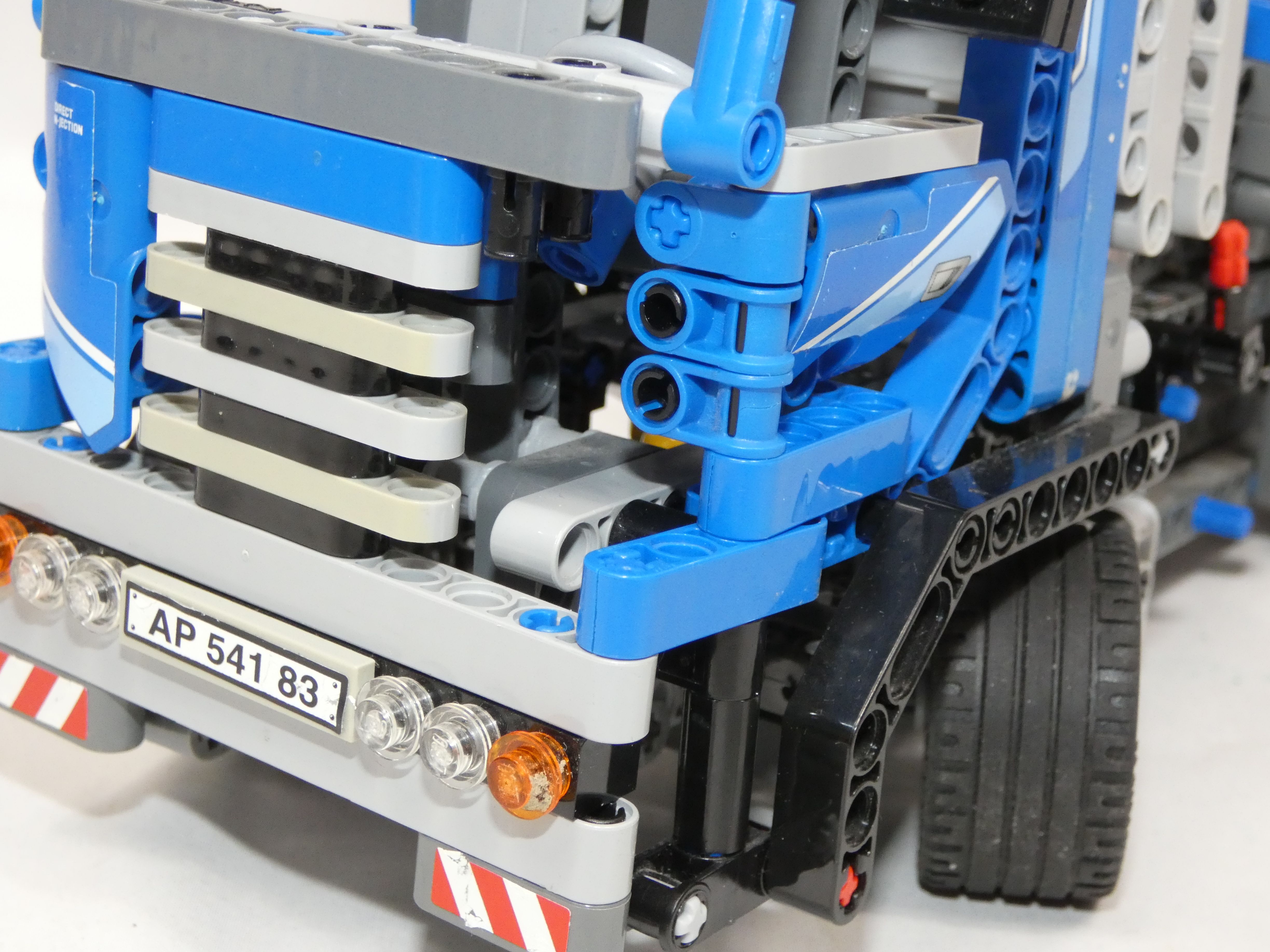 Jouet Camion avec porte engins et Pantera 4503 AMAZONE 879 Pièces à