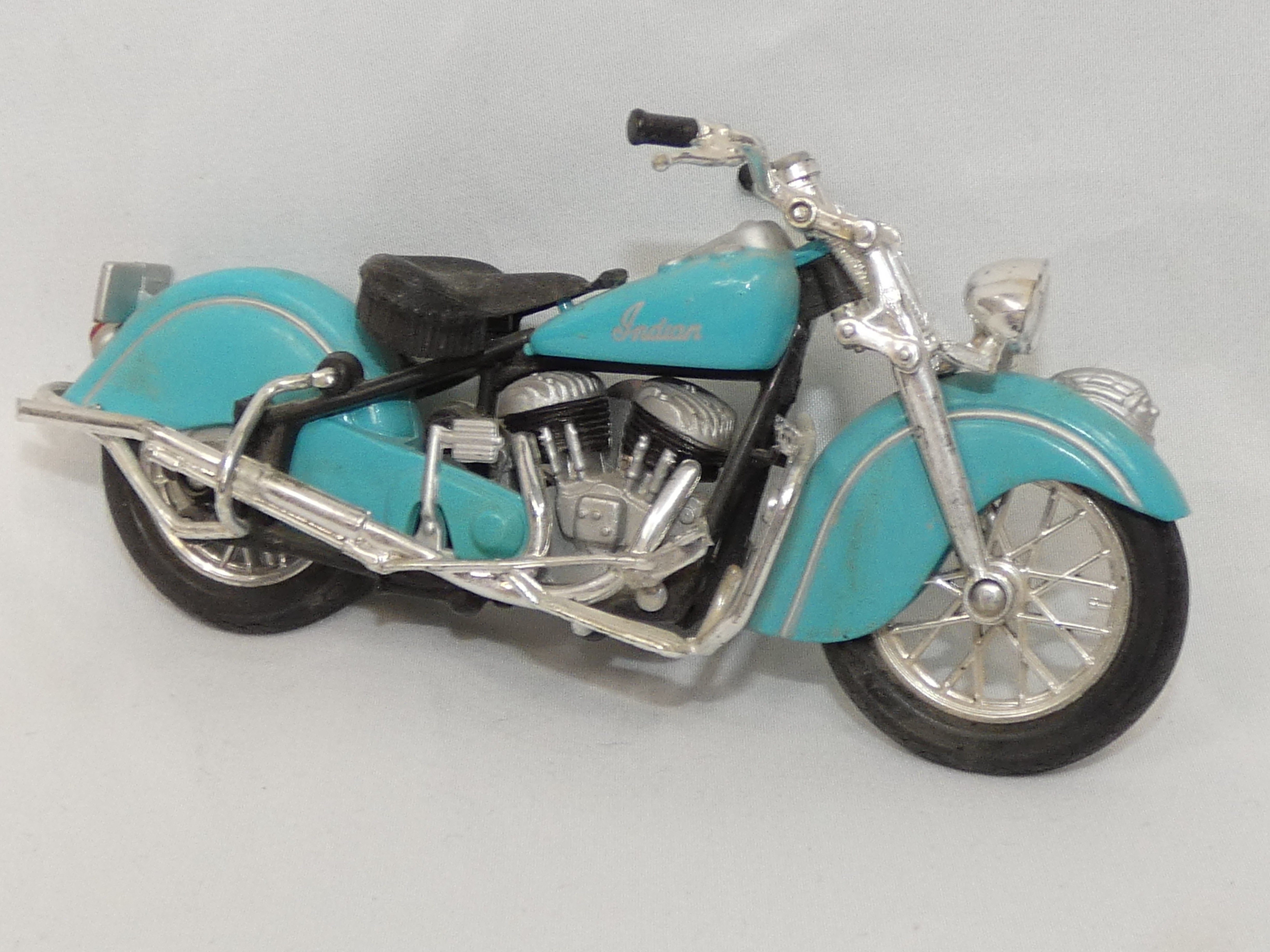 Lot de 4 motos miniatures MAISTO Bon état - Vue 5 - 