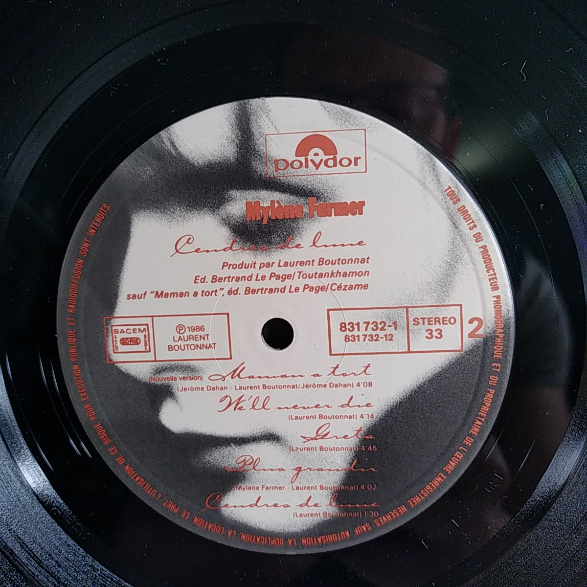 Voir photo 5 de Album vinyle de Mylène Farmer "Cendres de Lune" de 1986 Album vinyle de Mylène Farmer "Cendres de Lune" de 1986 Bon état - Vue 5 -