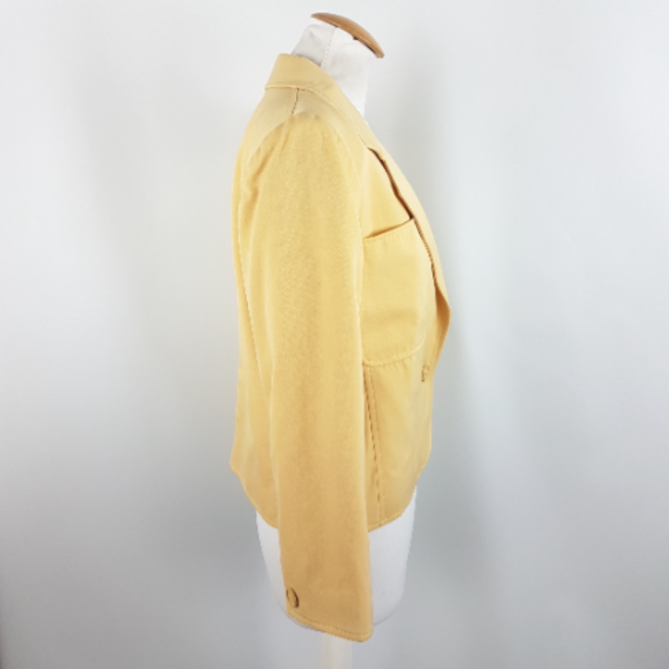 Voir photo 4 de Veste - YVES SAINT LAURENT - 38 Veste - YVES SAINT LAURENT - 38 Très bon état - Vue 4 -