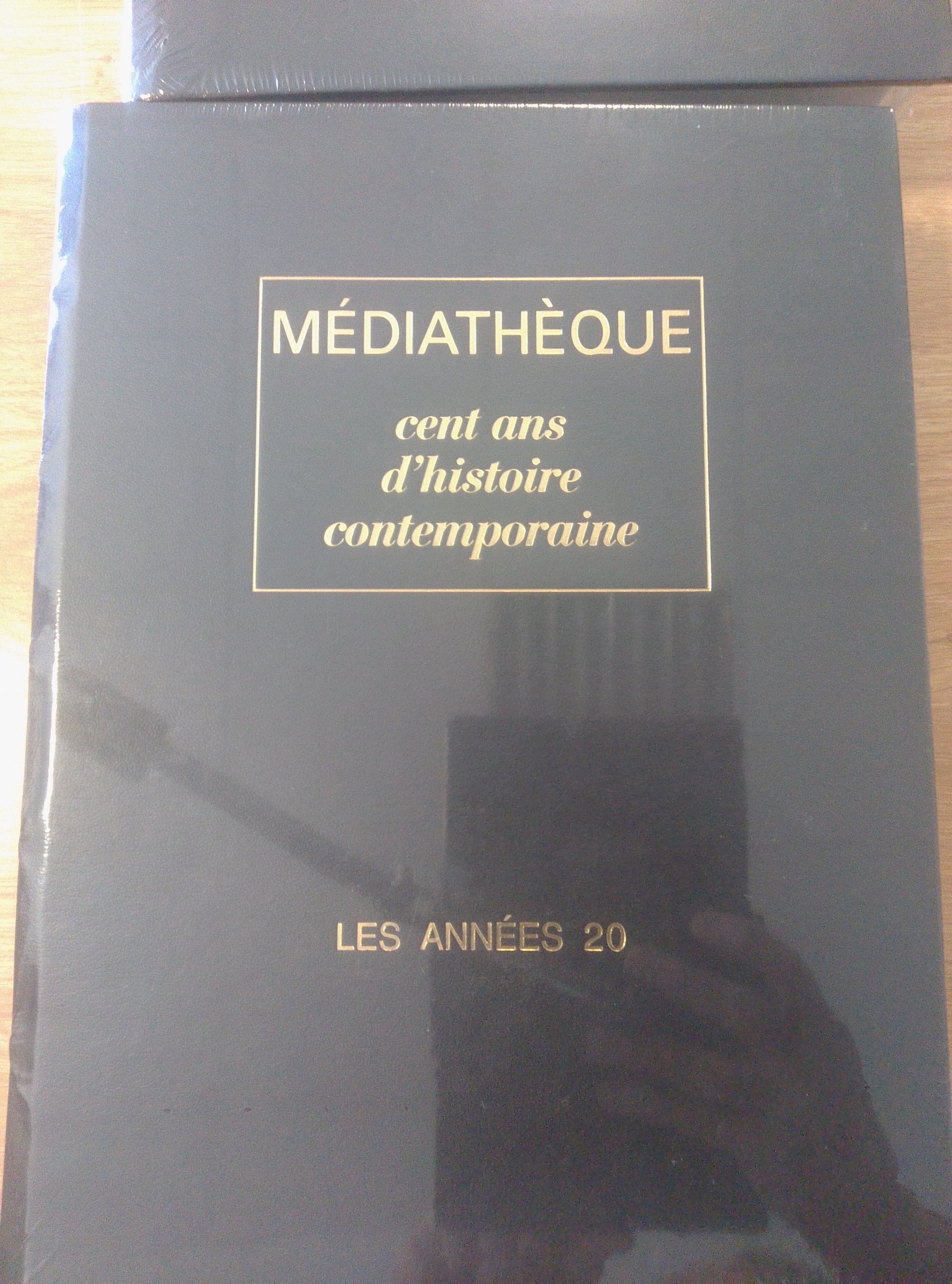 Médiathèque cent ans d'histoire contemporaine en 10 volumes - Photo 1