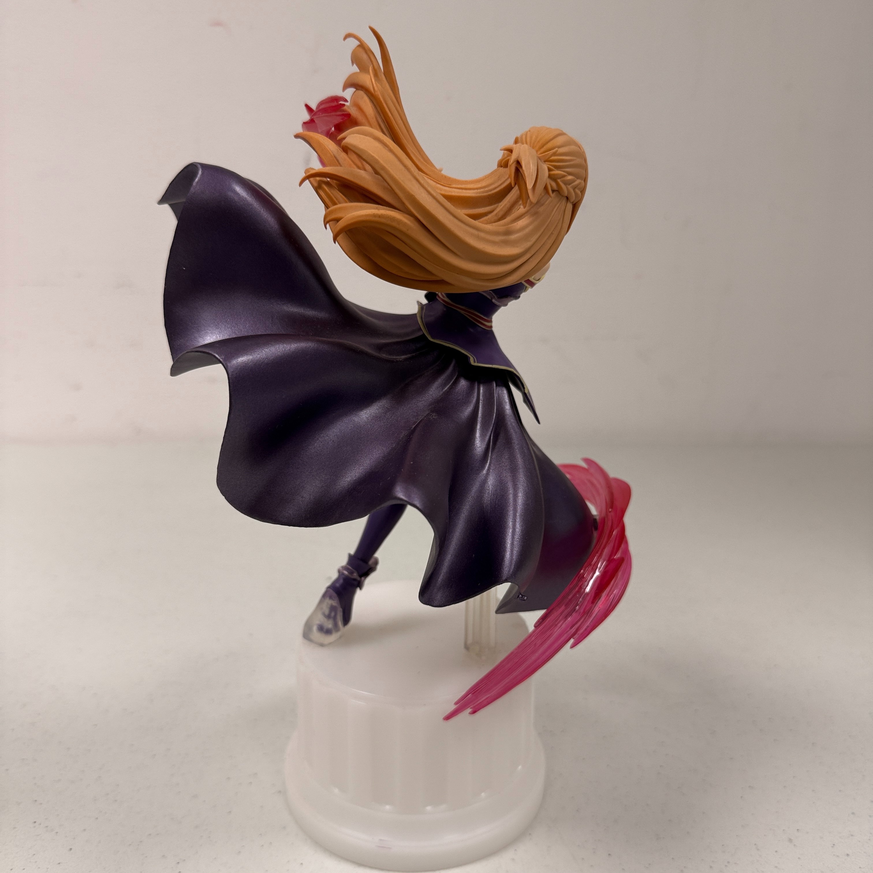 Voir photo 2 de Figurine Asuna Yuuki de light novels Sword Art Online de Reki Kawahara, 28 cm de haut Figurine Asuna Yuuki de light novels Sword Art Online de Reki Kawahara, 28 cm de haut Très bon état - Vue 2 -
