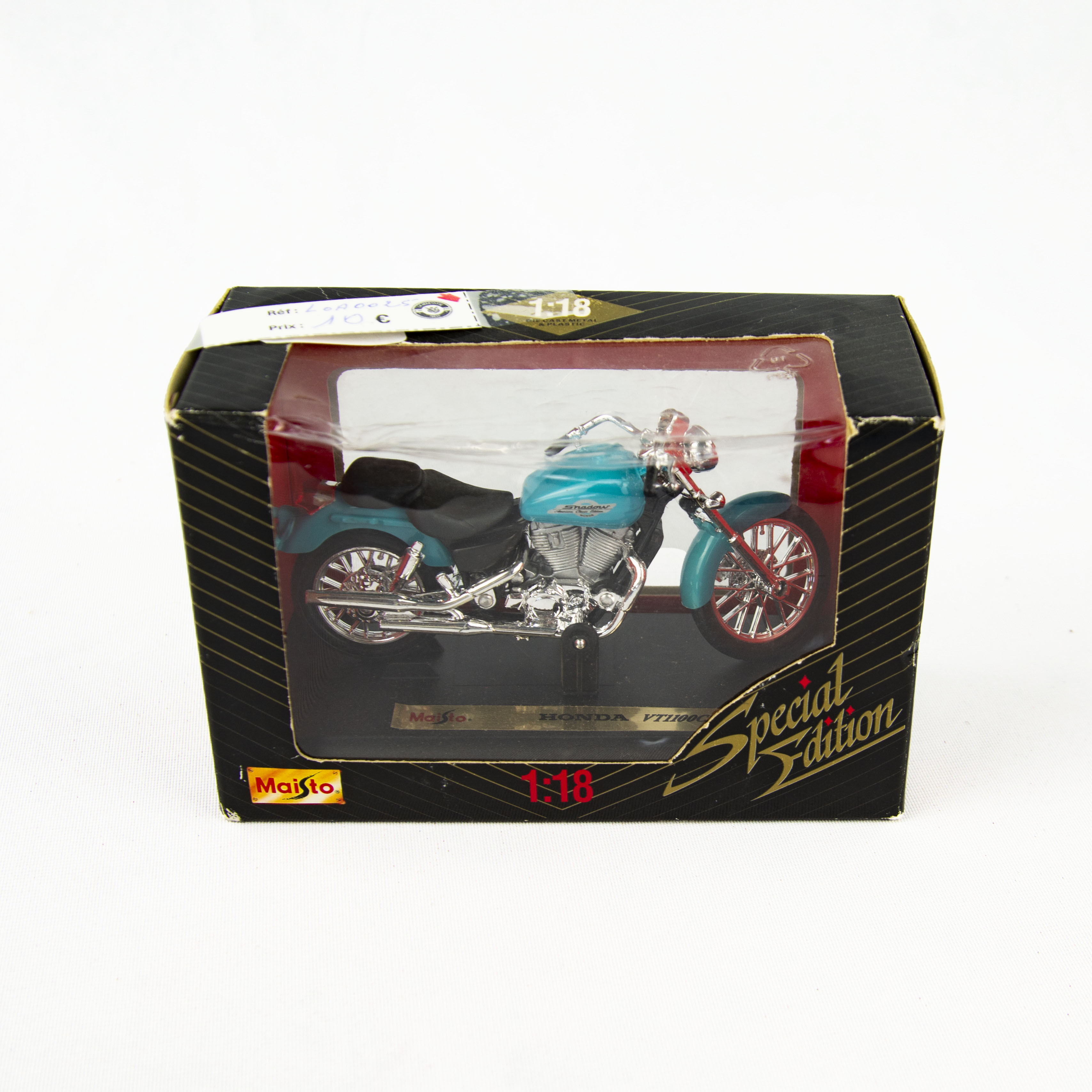 Moto miniature de collection Maisto 1:18 Honda VT1100C2 sous blister bleu ciel en pastique et en métal Bon état - Vue 3 - 