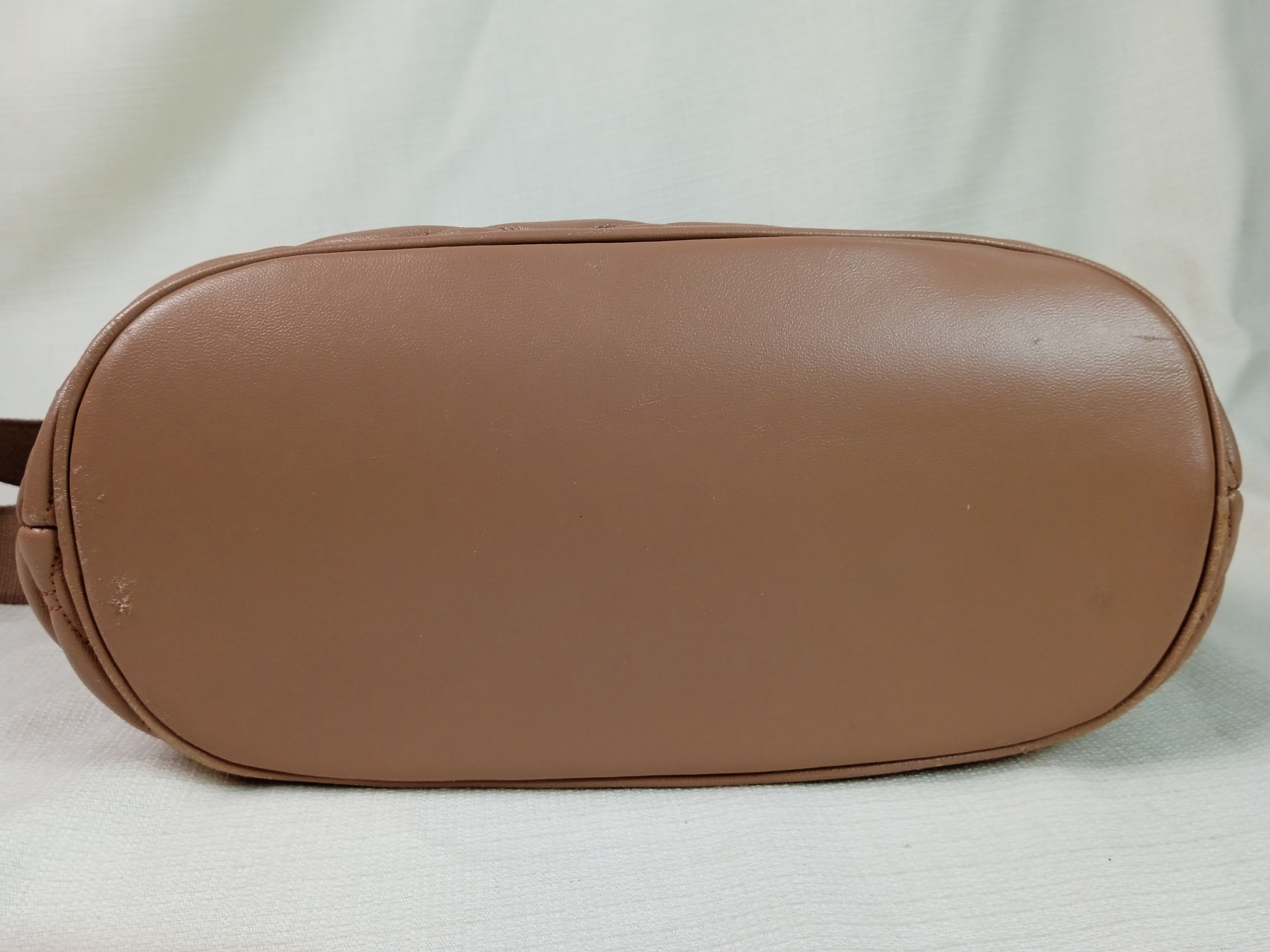 Sac à main FURLA modèle NIDO TOTE couleur Deserto Bon état - Vue 6 - 