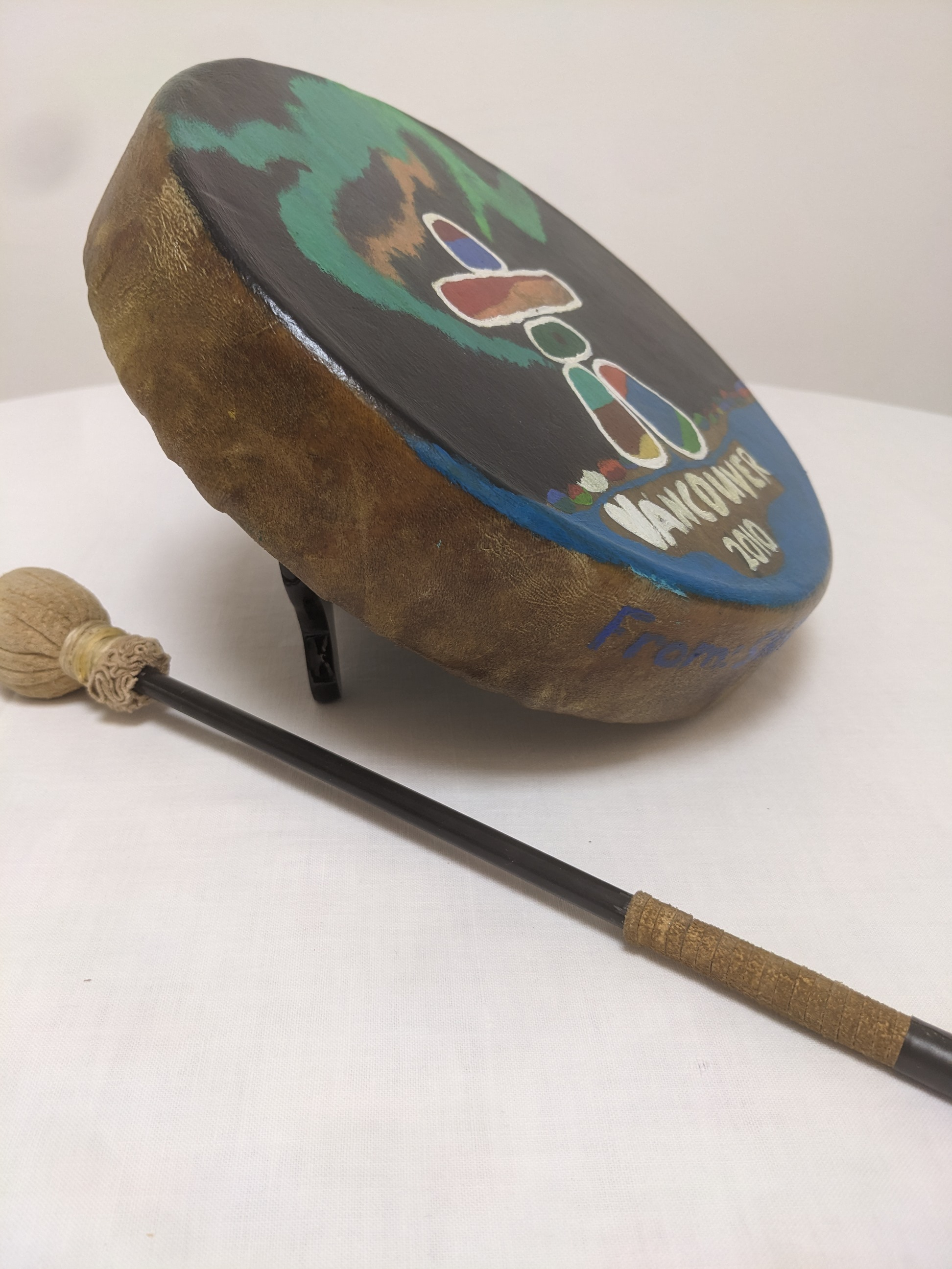 Tambour Chamanique Amérindien en peau de chèvre Très bon état - Vue 3 - 