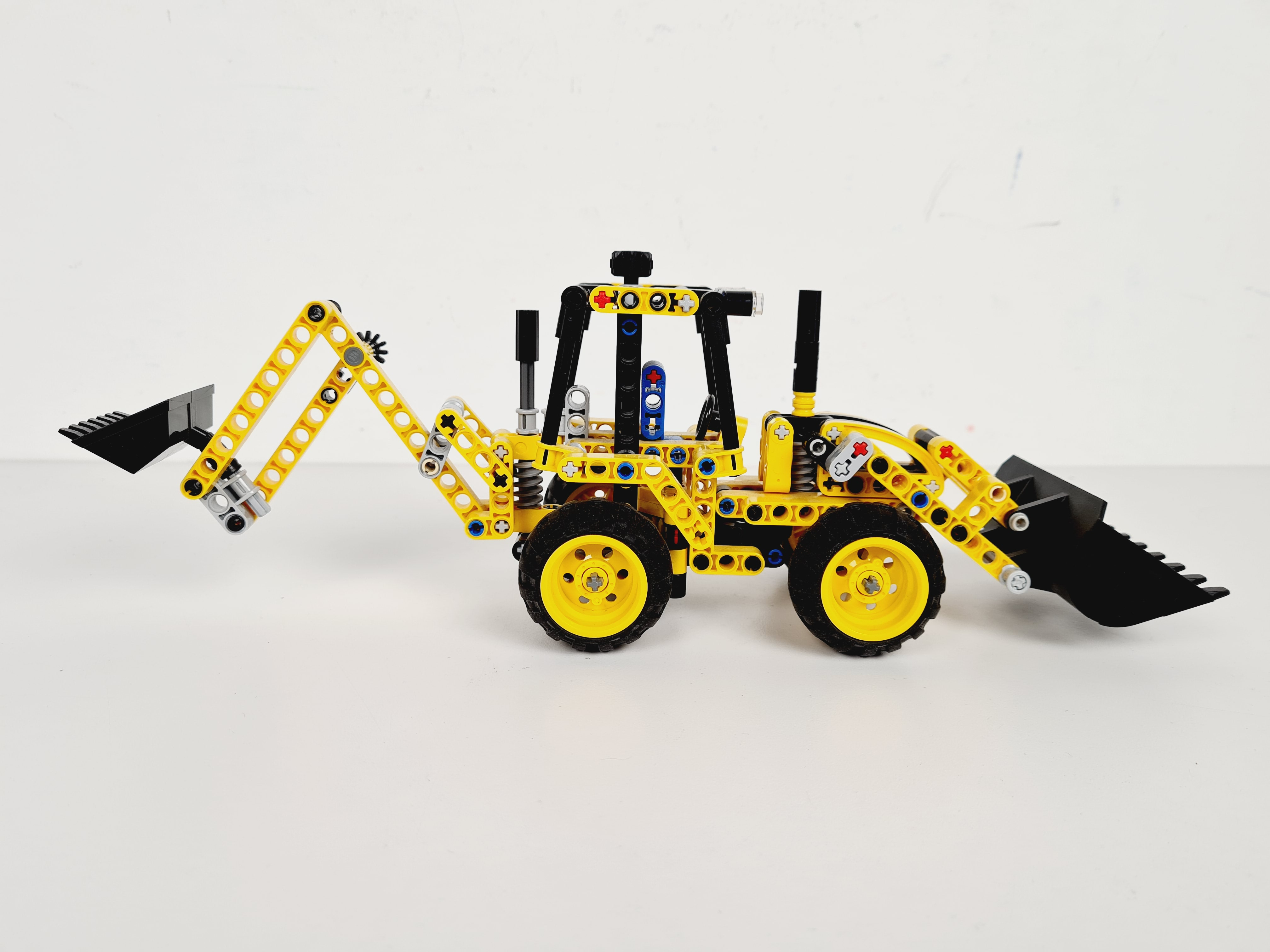 Lego technique 42004 - lot de 2 engins de chantier pour pièces - Bon état sur Label Emmaüs