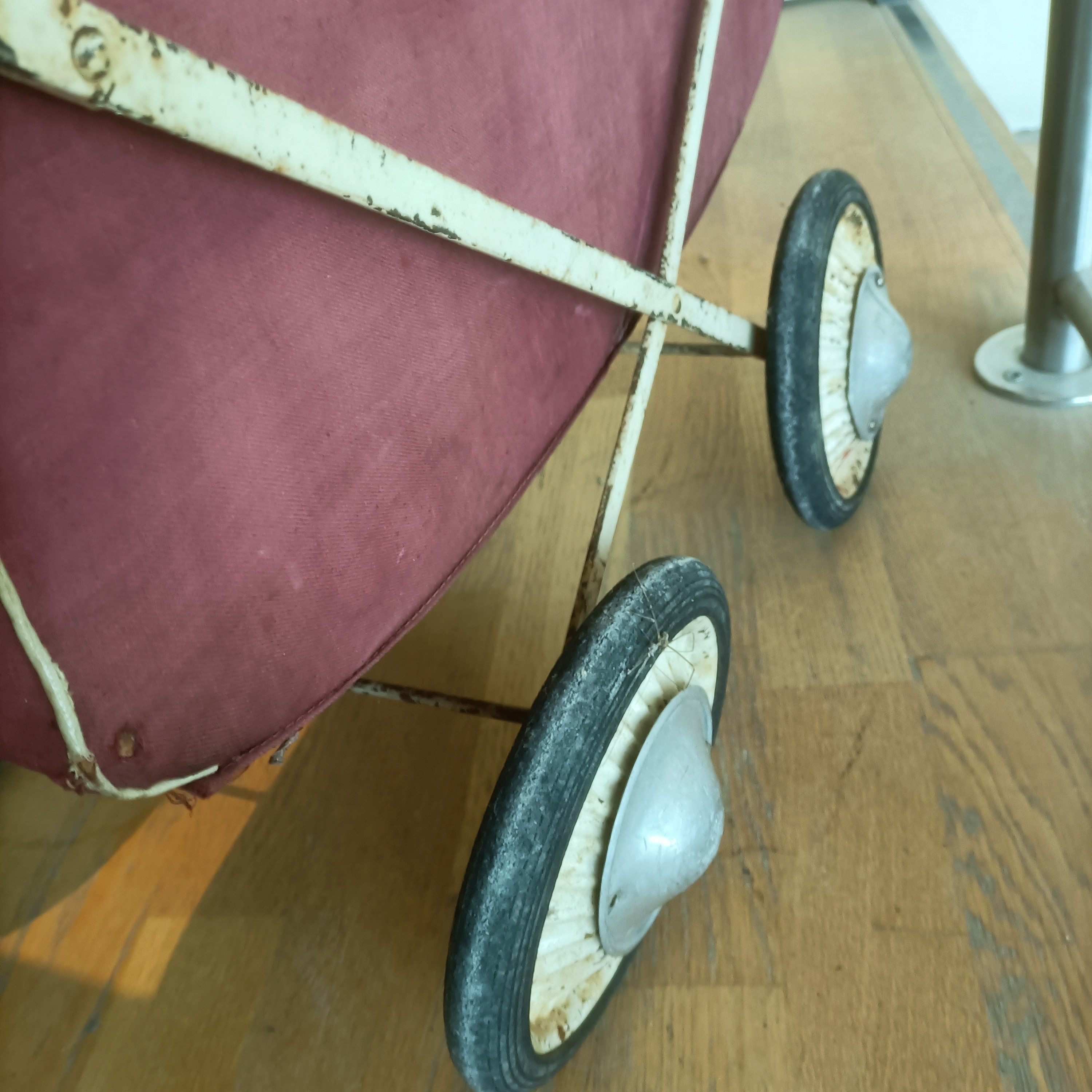 Landau pour poupée de 1950 État correct - Vue 34 - 