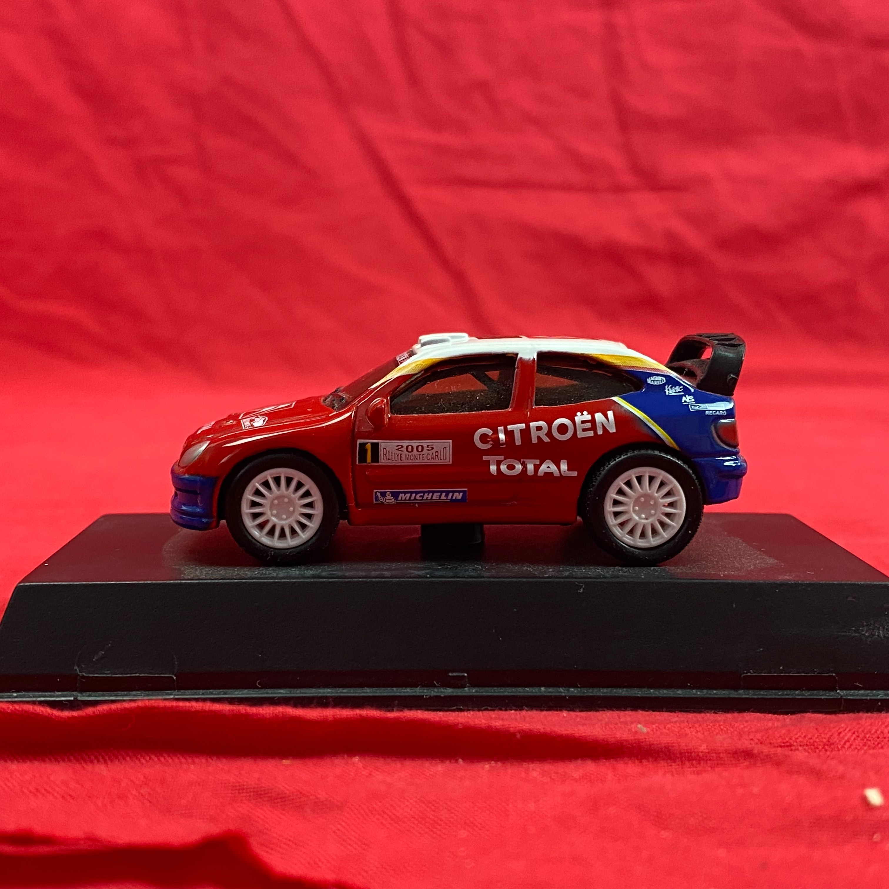 Voir photo 3 de Voiture miniature Citroen Xsara WRC - Rallye Monte-Carlo 2005 Voiture miniature Citroen Xsara WRC - Rallye Monte-Carlo 2005 - Vue 3 -