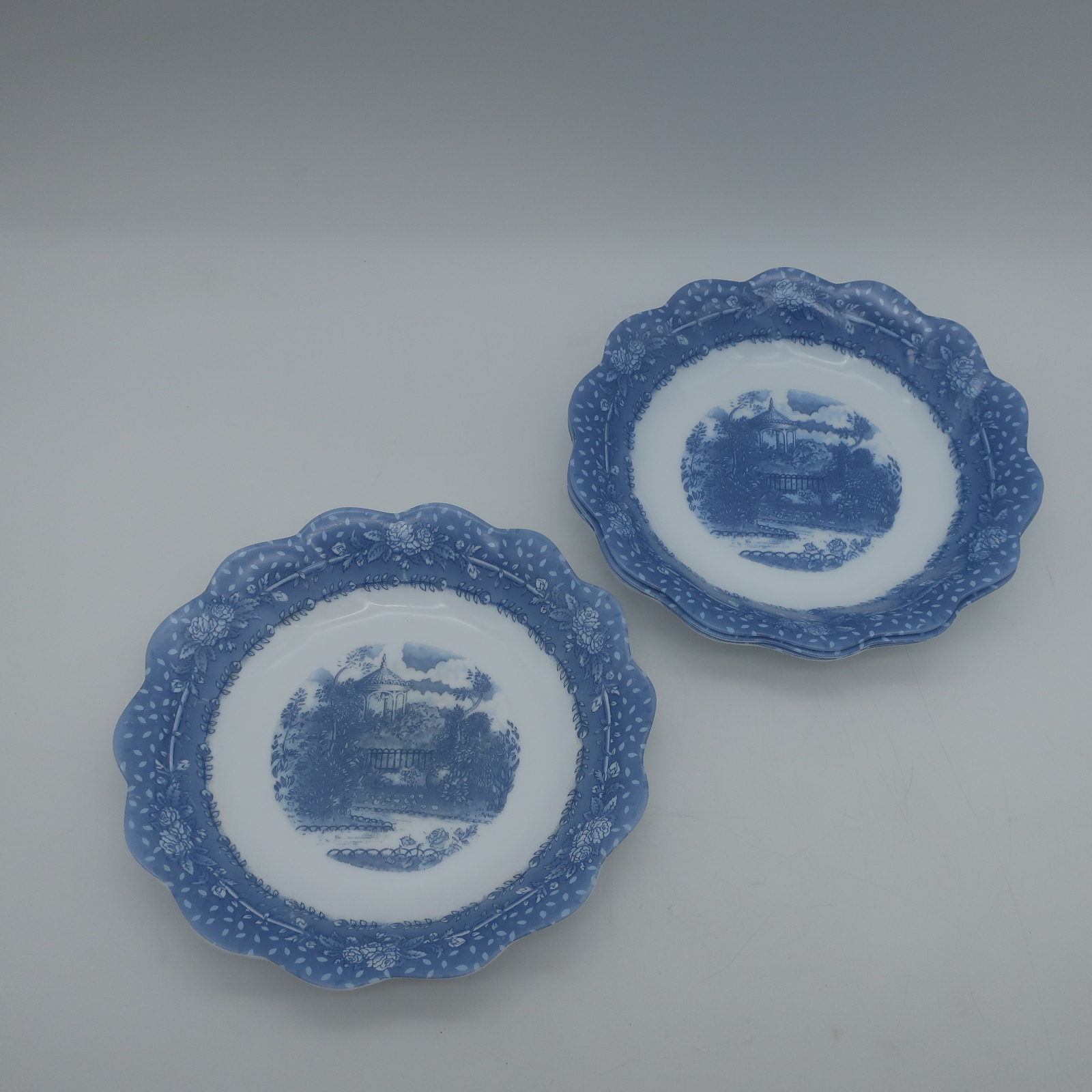 Quatuors d'Assiettes à motif Arcopal - Photo 1