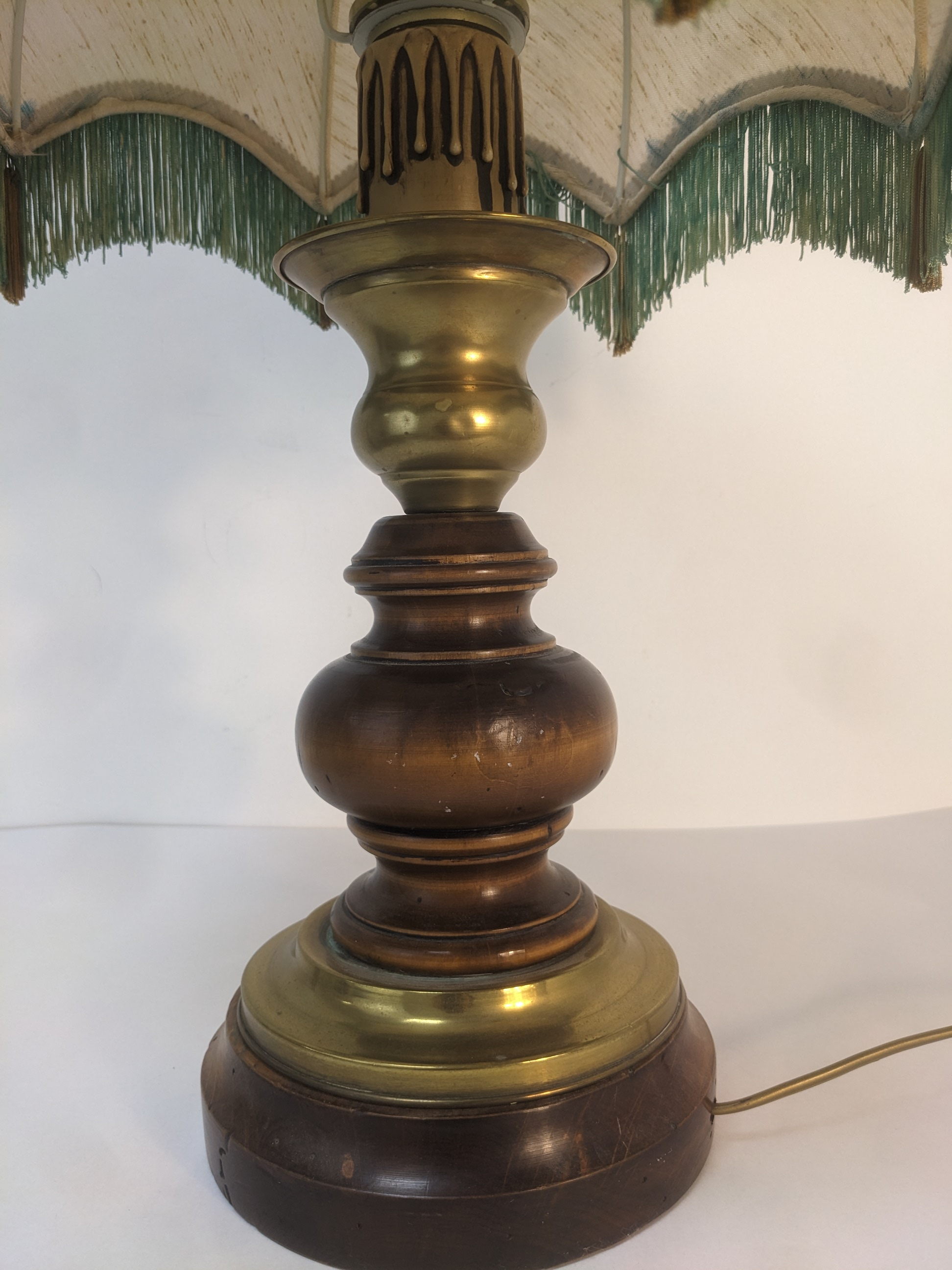 Lampe en bois et tissu style rétro Bon état - Vue 2 - 