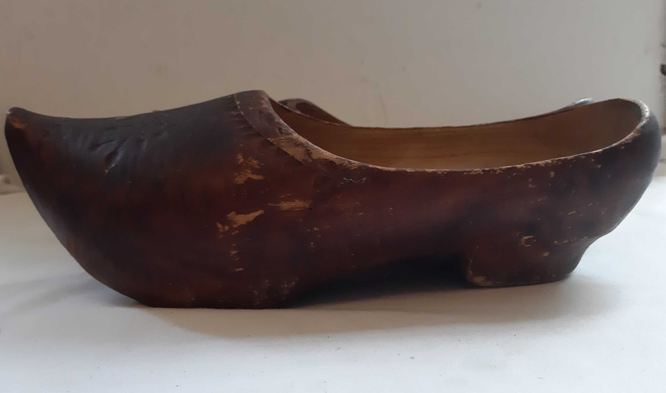 Ancienne Paire de Sabots sculptés mains, art populaire  - Vue 3 - 