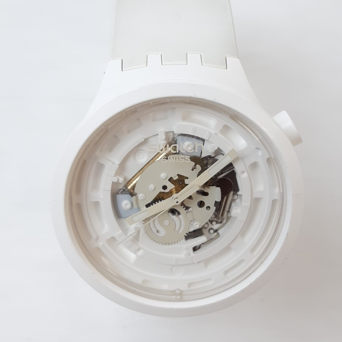 Montre swatch avec cadran transparent - Photo 2