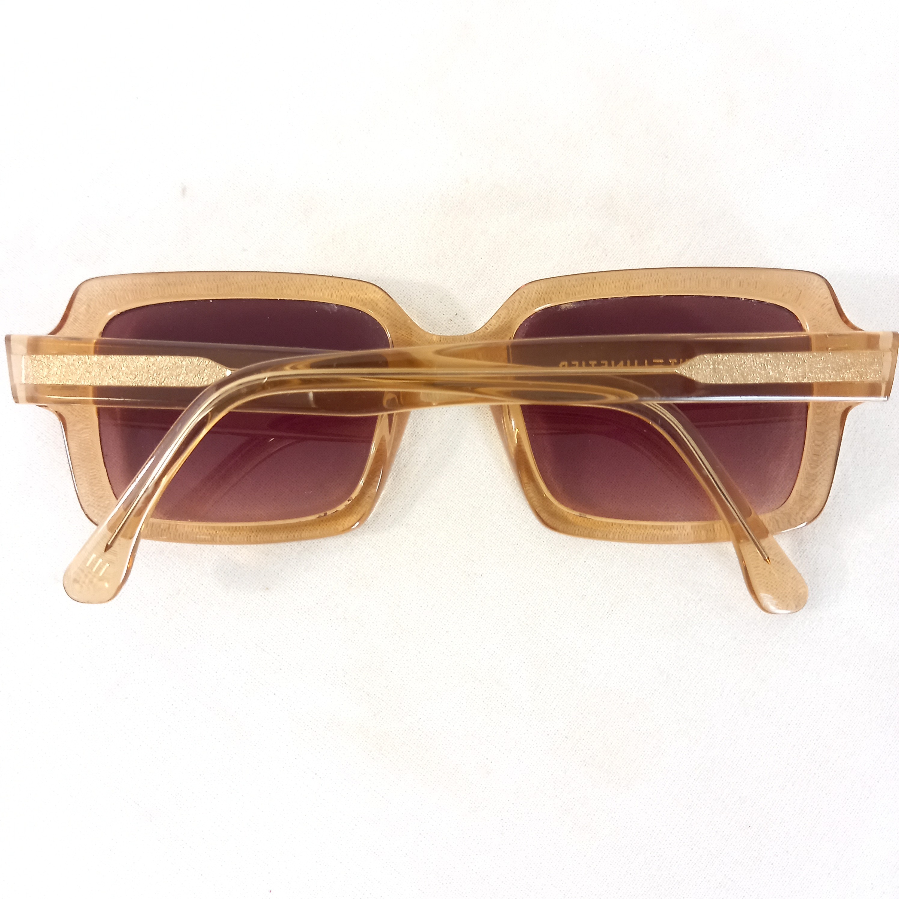 Lunette de soleil pour femme, de marque Le Petit Lunetier Très bon état - Vue 2 - 