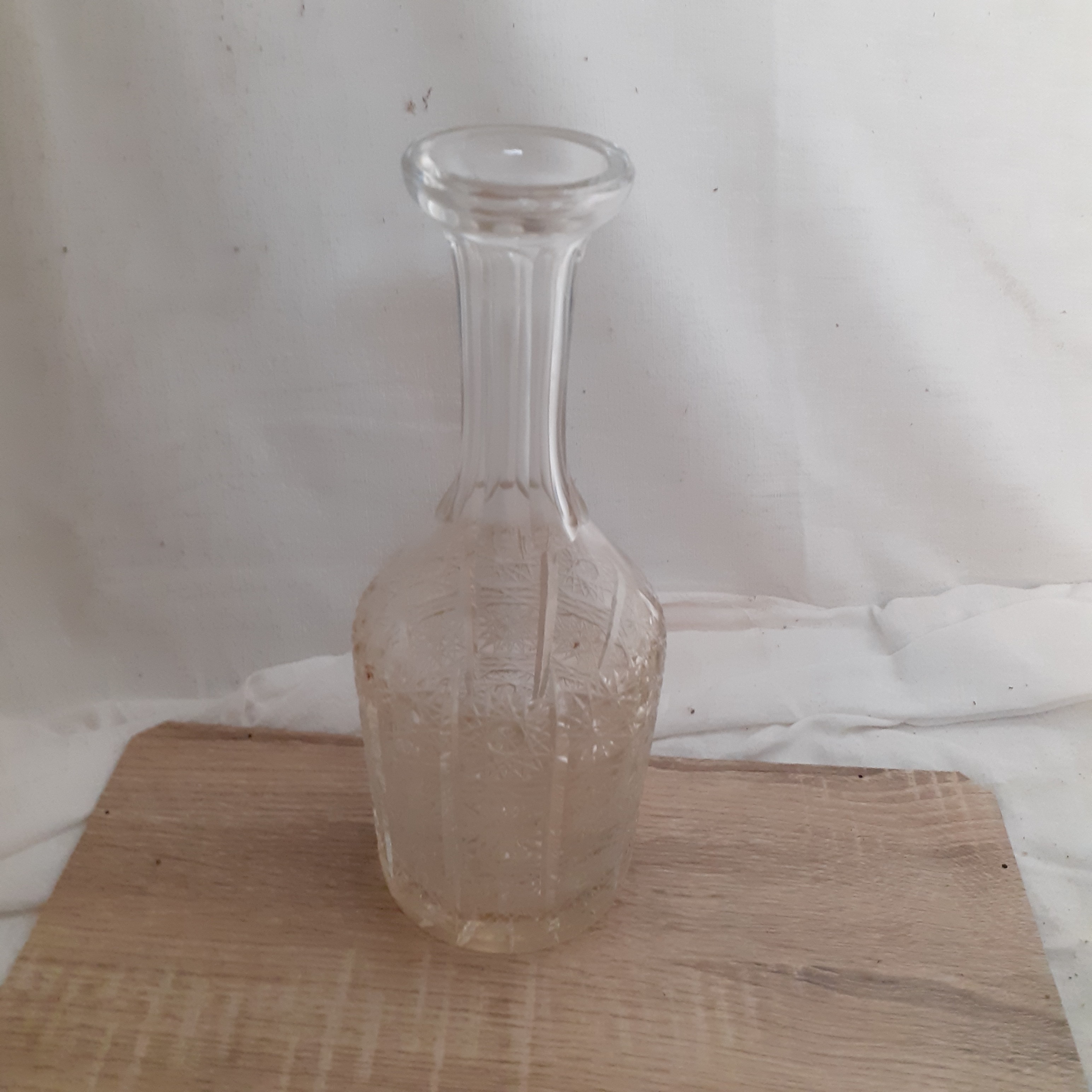 Carafe à eau en verre blanc moulé. Très bon état - Vue 4 - 