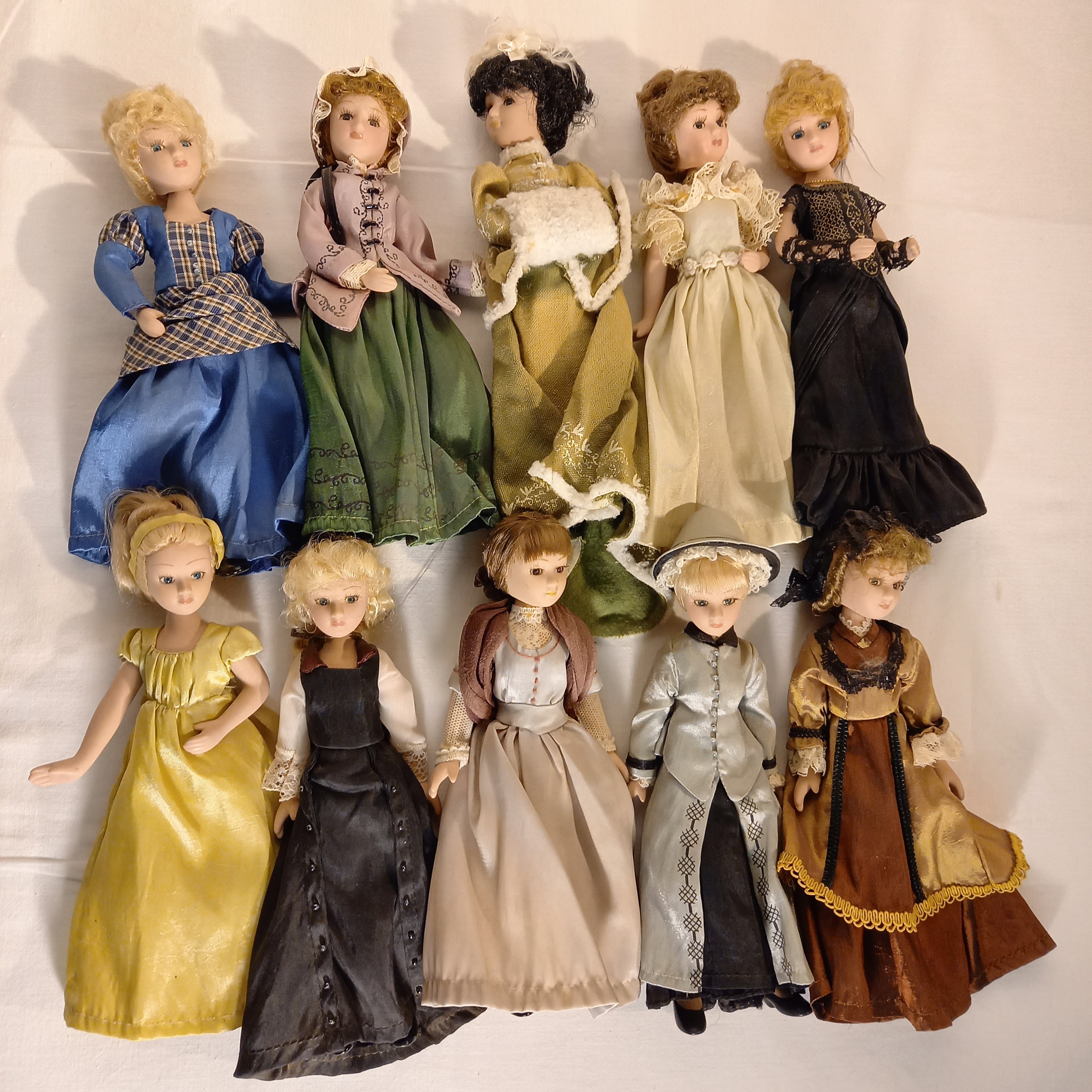Lot de 10 poupeés de collection en porcelaine  - Vue 3 - 