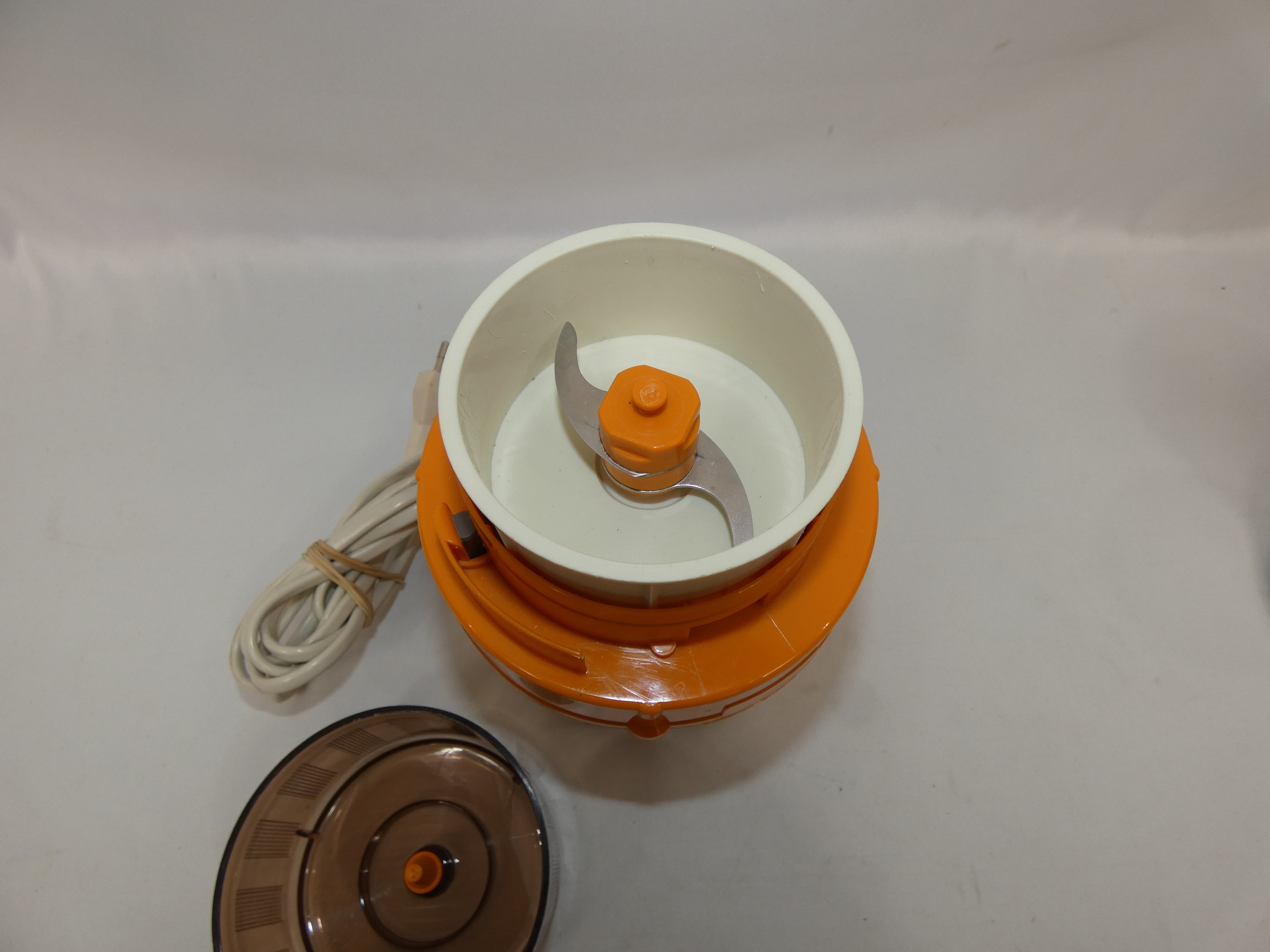 Petit hachoir électrique vintage MOULINEX Type 302-2-00 Bon état - Vue 3 - 