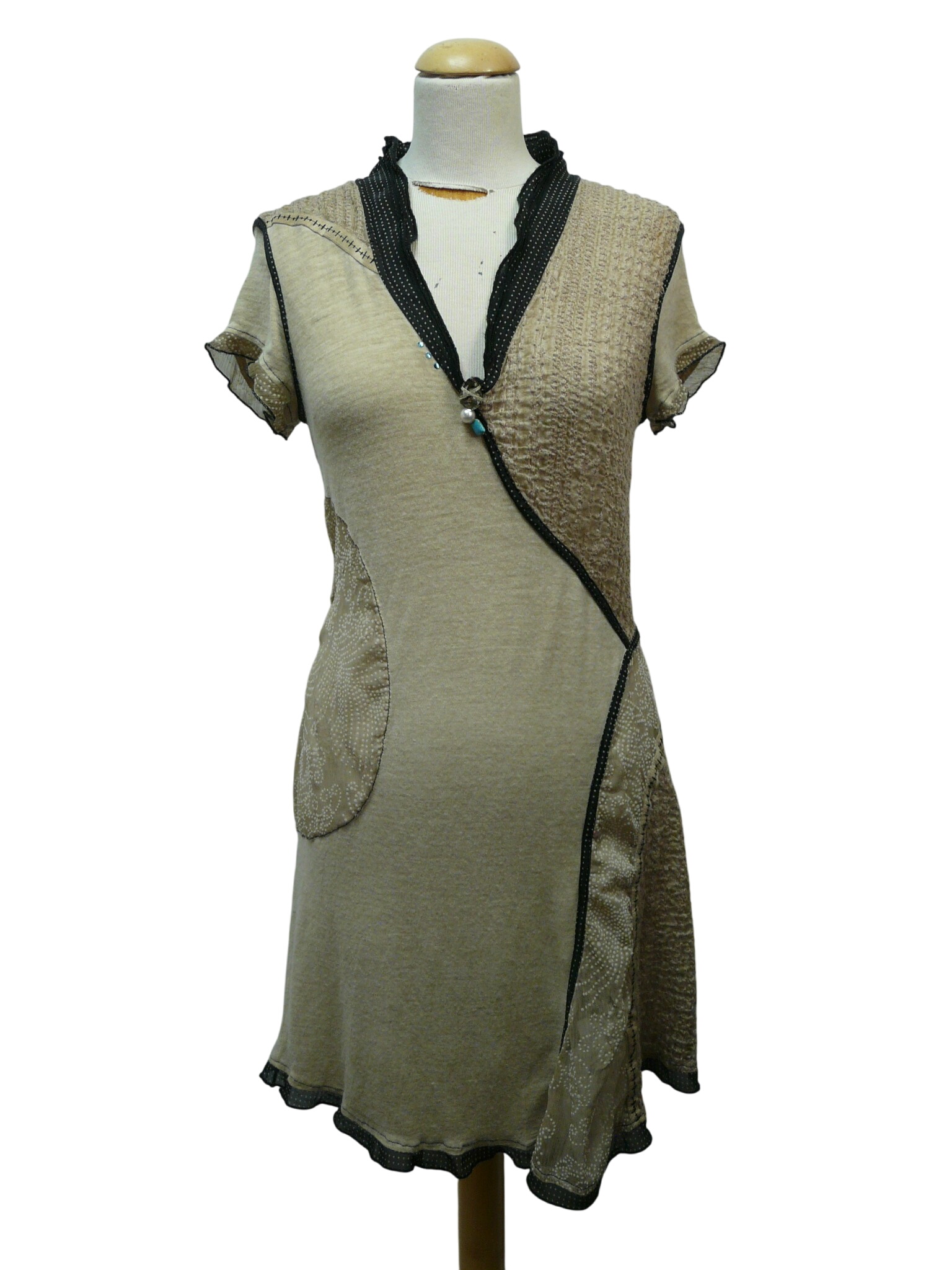 Acheter RF400 - Robe en laine mélangée - Elisa Cavaletti Club - Taille 2XL Bon état - 18,00 € RF400 - Robe en laine mélangée - Elisa Cavaletti Club - Taille 2XL Bon état - reconditionné disponible sur Label Emmaüs