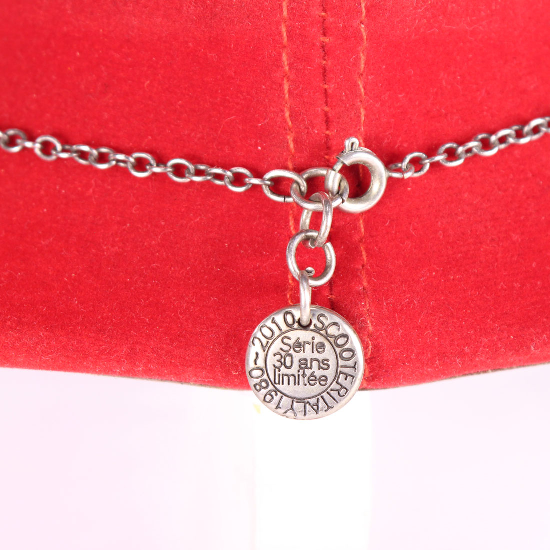 Voir photo 4 de Collier Scooter 30 ans Collier Scooter 30 ans Bon état - Vue 4 -