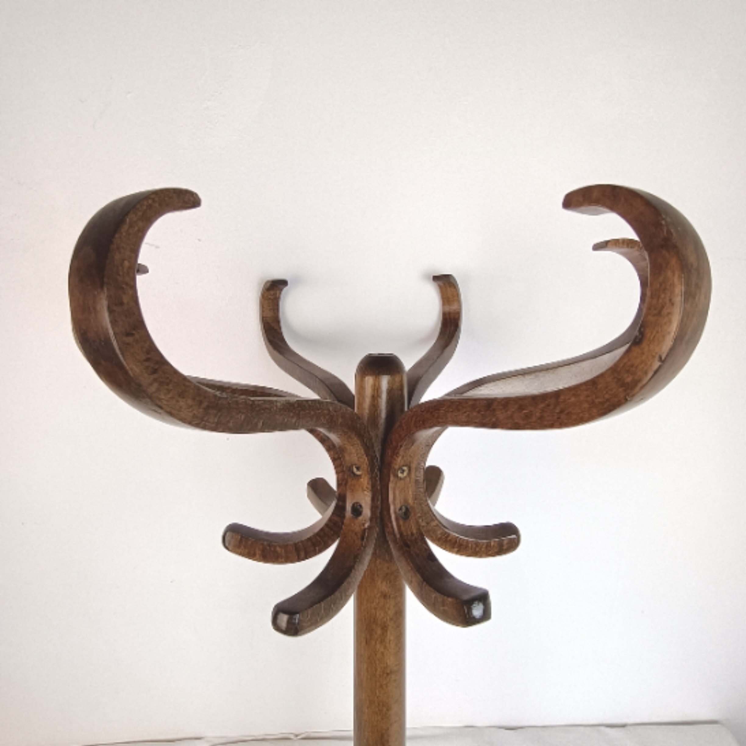 Porte manteaux perroquet étiqueté "Baumann" Bon état - Vue 3 - 