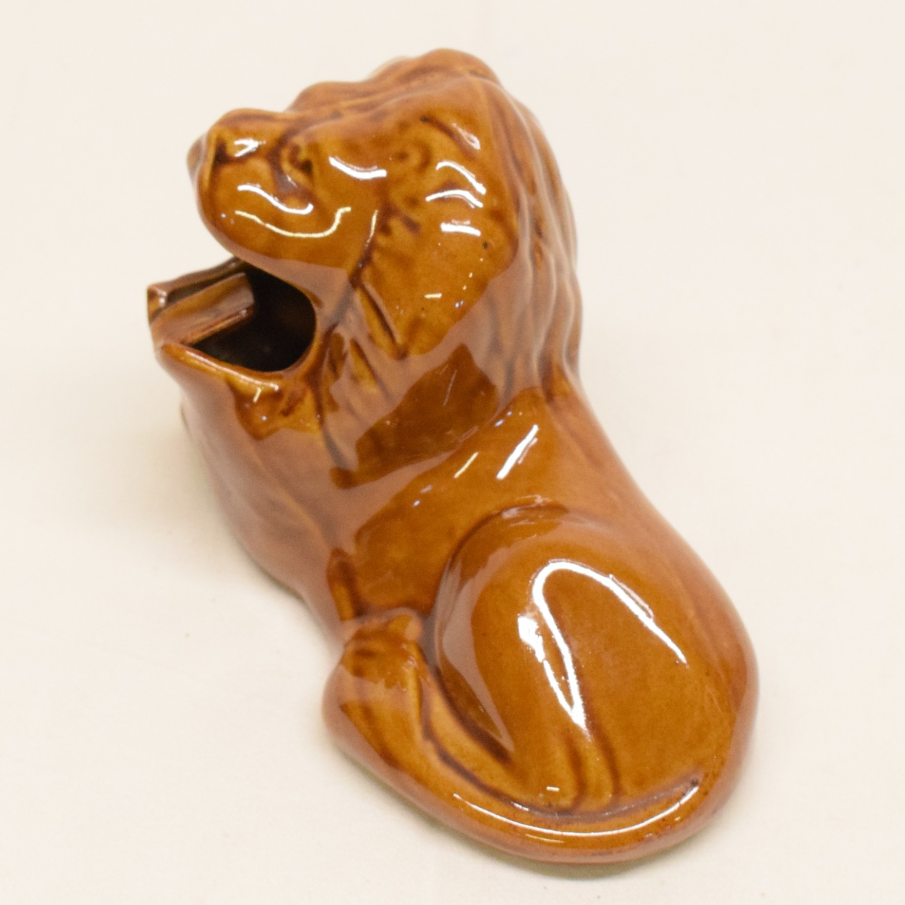 Ancien cendrier lion en céramique fabriqué en chine  - Vue 2 - 