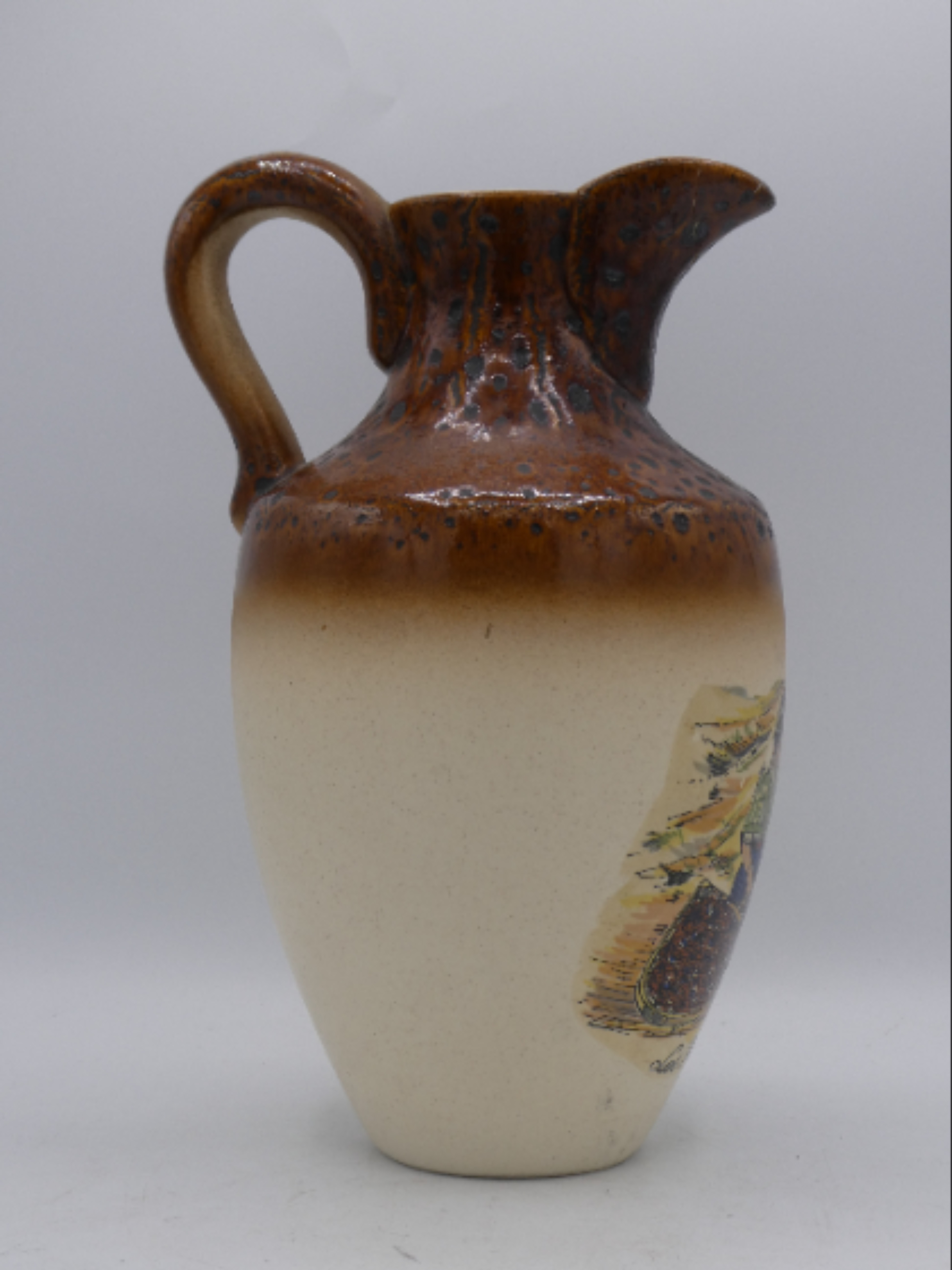 Vase décoratif en céramique – Motif traditionnel 