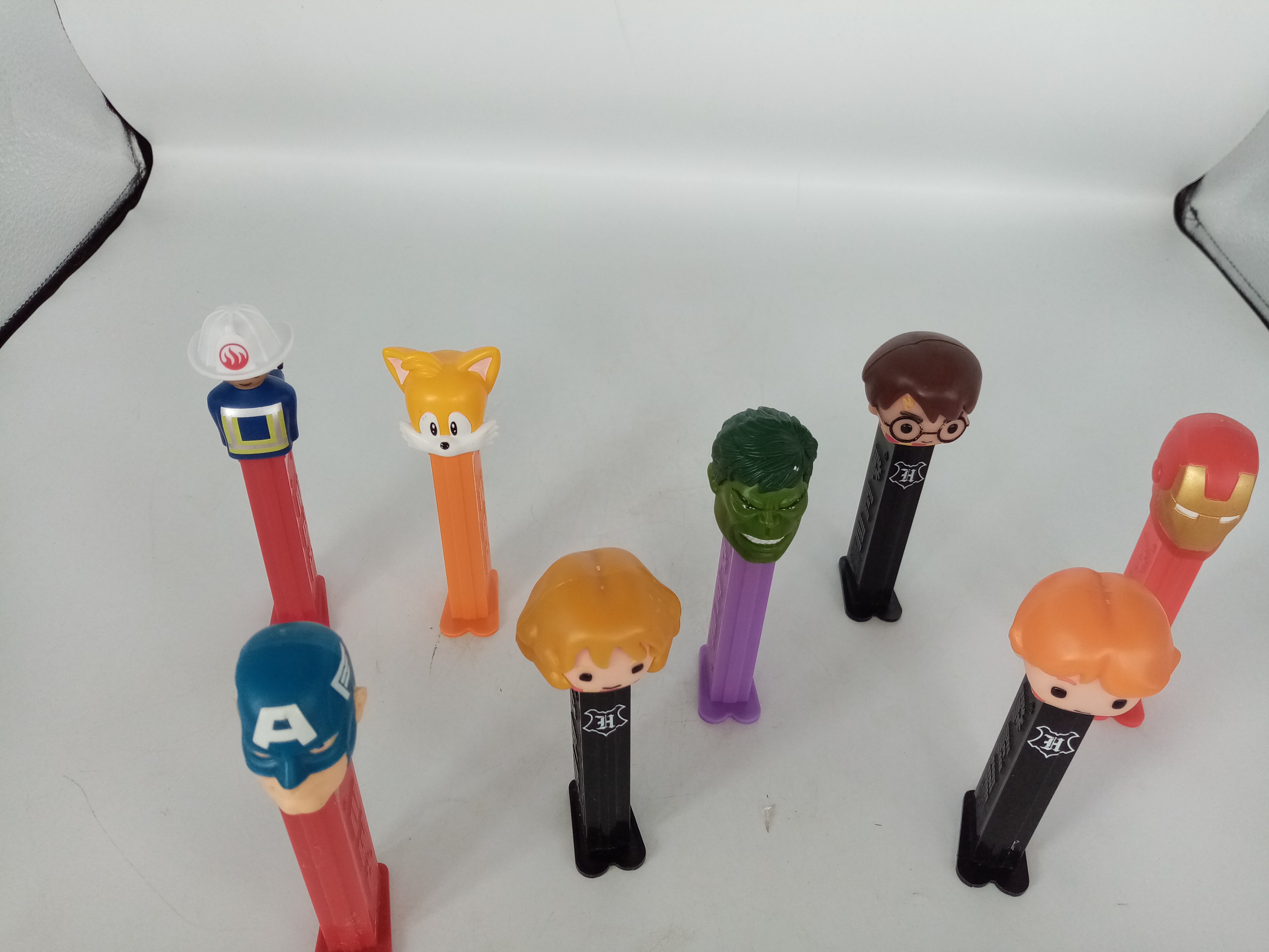Lot de 8 distributeurs de bonbons PEZ Bon état - Vue 2 - 