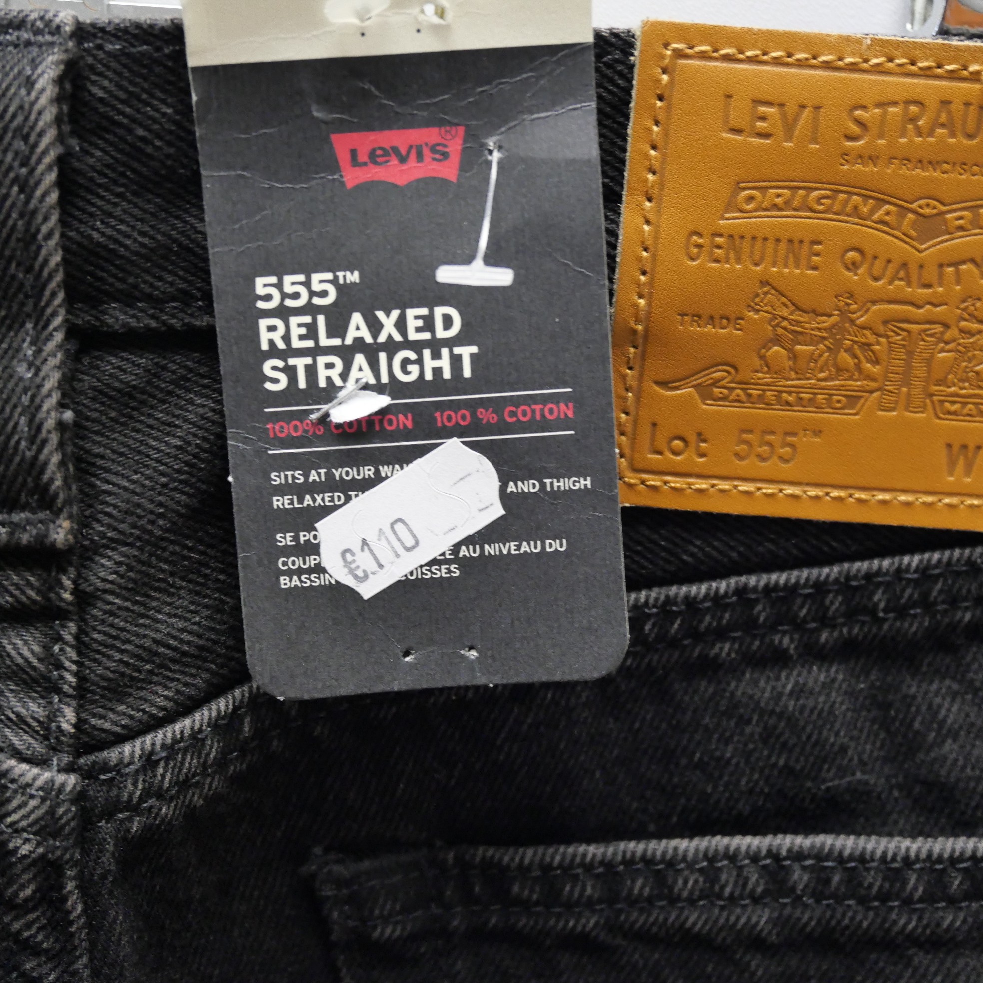 Voir photo 7 de Pantalon Jean homme 555™ Relaxed Straight, Noir"Welcome To The Rodeo" - -Taille 42 (W32/L30) Pantalon Jean homme 555™ Relaxed Straight, Noir"Welcome To The Rodeo" - -Taille 42 (W32/L30) Très bon état - Vue 7 -