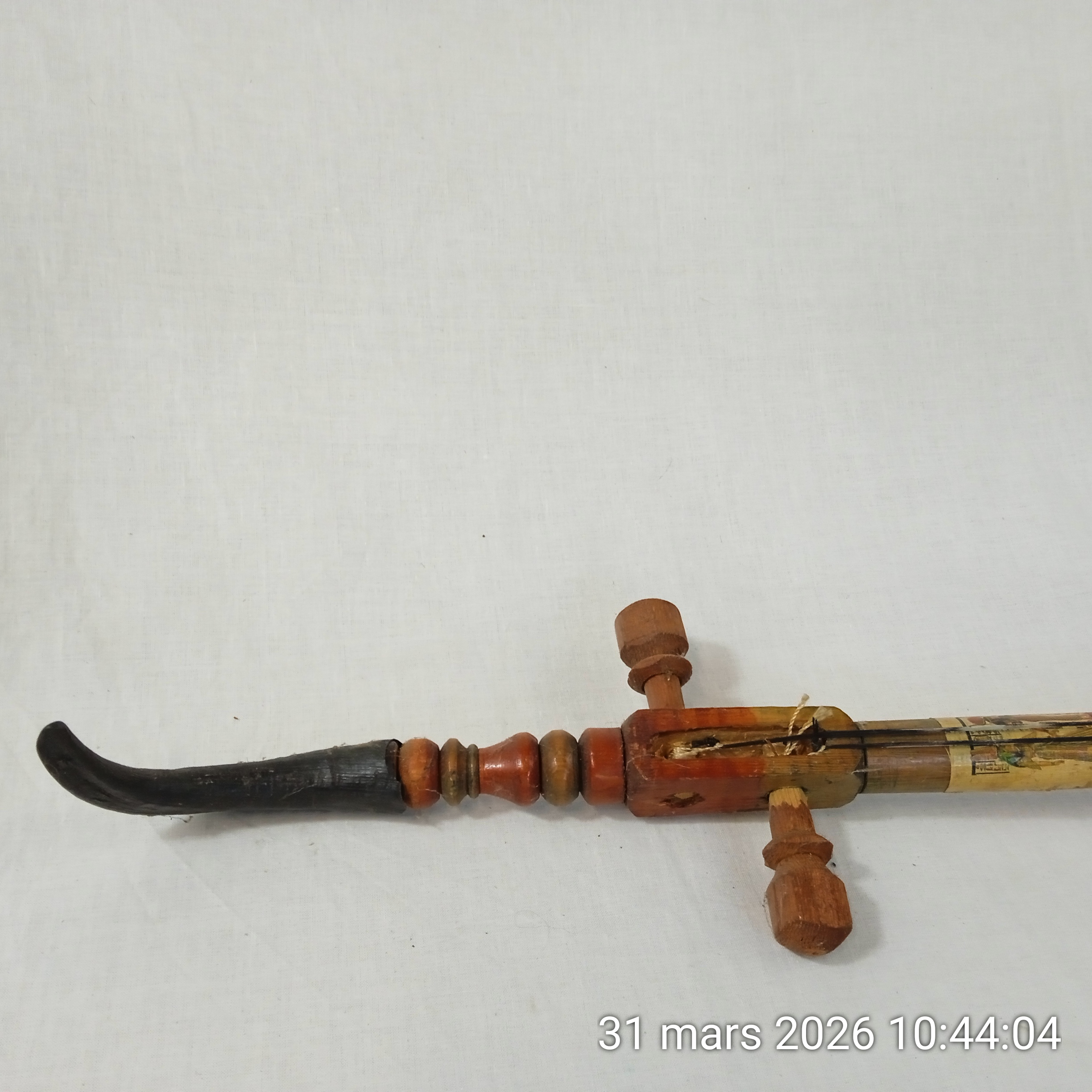 Rababa Instrument égyptien à codes en bois fait main primitif Années 1950 Bon état - Vue 3 - 