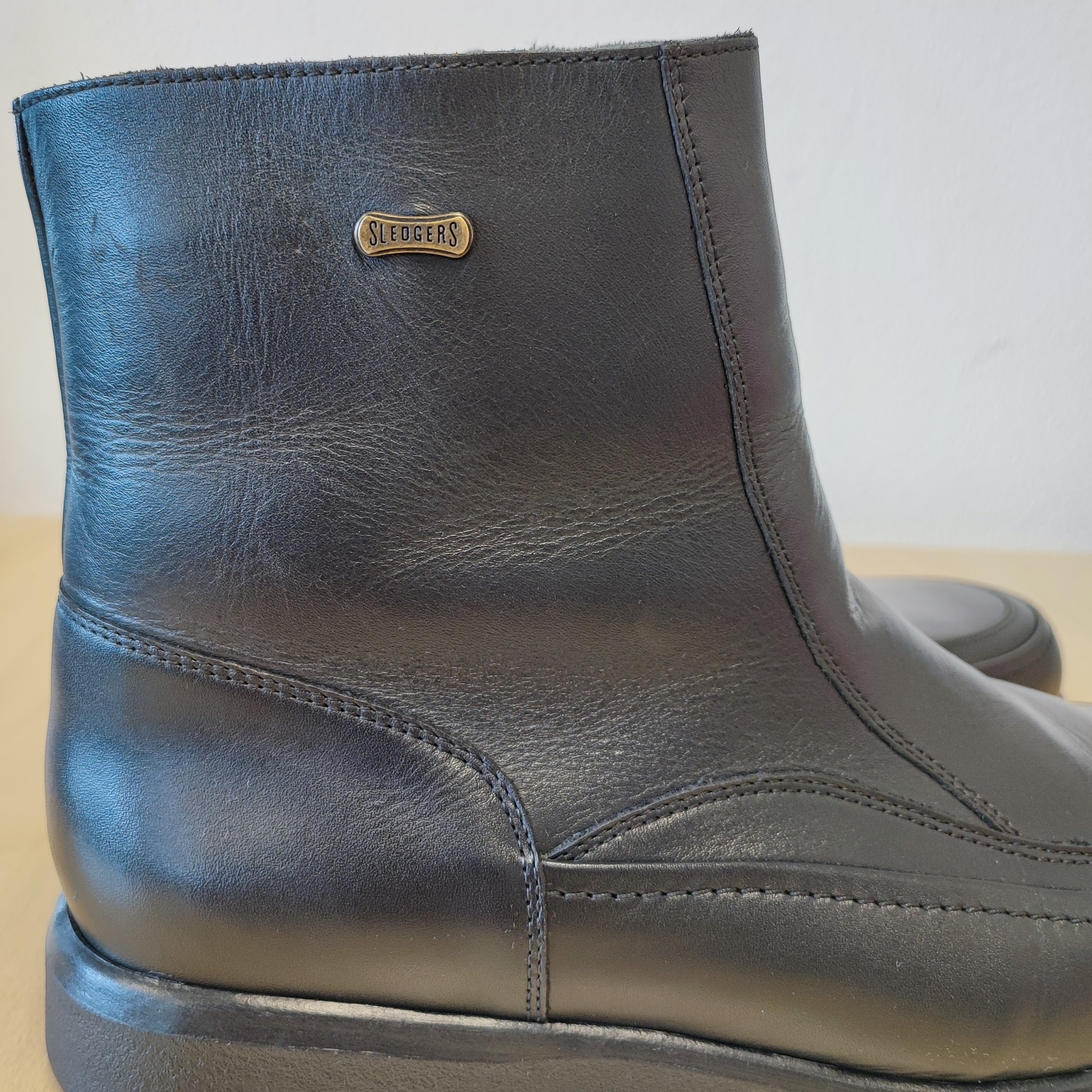 Voir photo 9 de SLEDGERS - Boots en cuir - T43 - Homme SLEDGERS - Boots en cuir - T43 - Homme Bon état - Vue 9 -