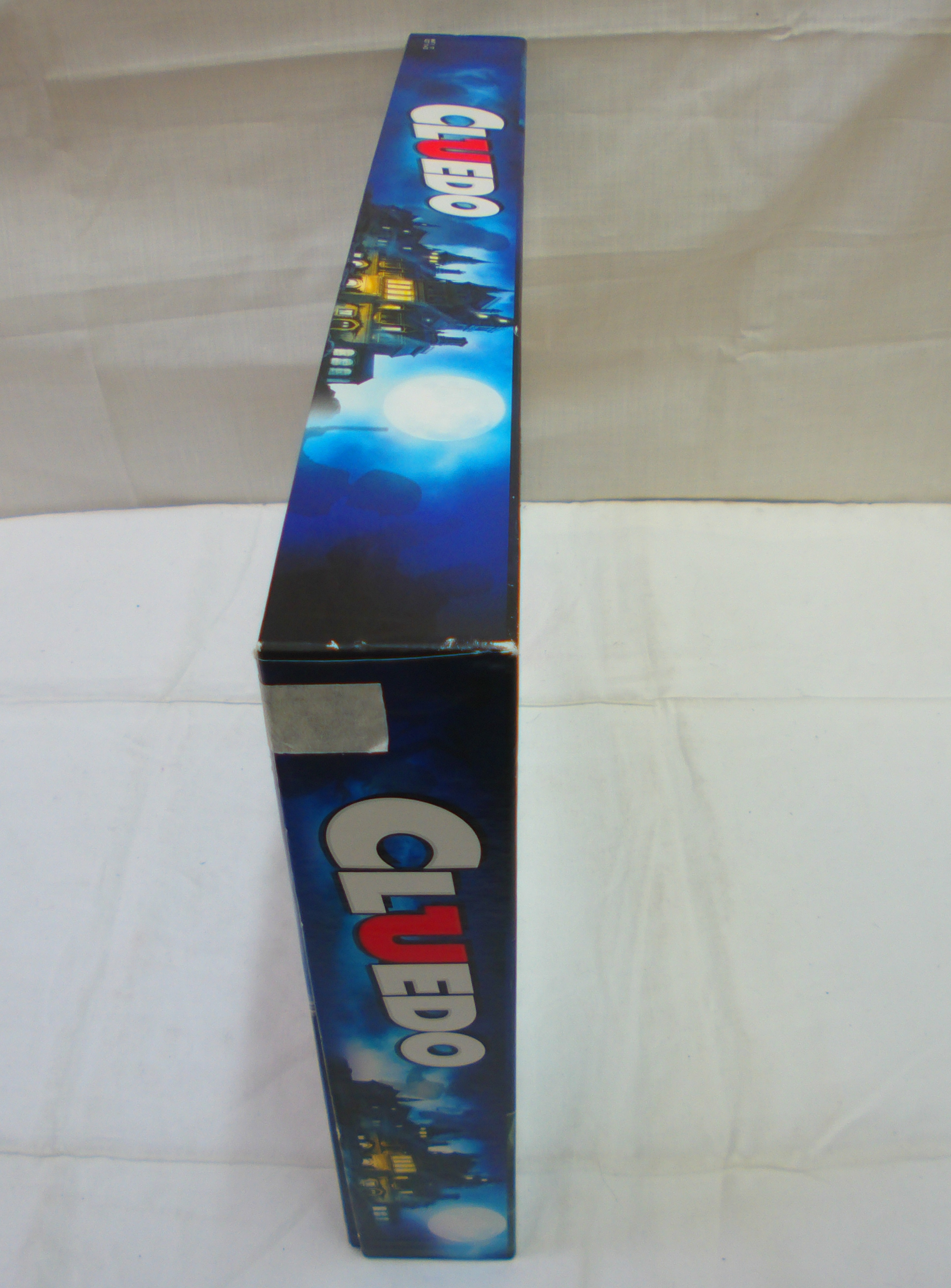 Jeu CLUEDO, Le jeu des grands détectives, + 8 ans - Photo 3