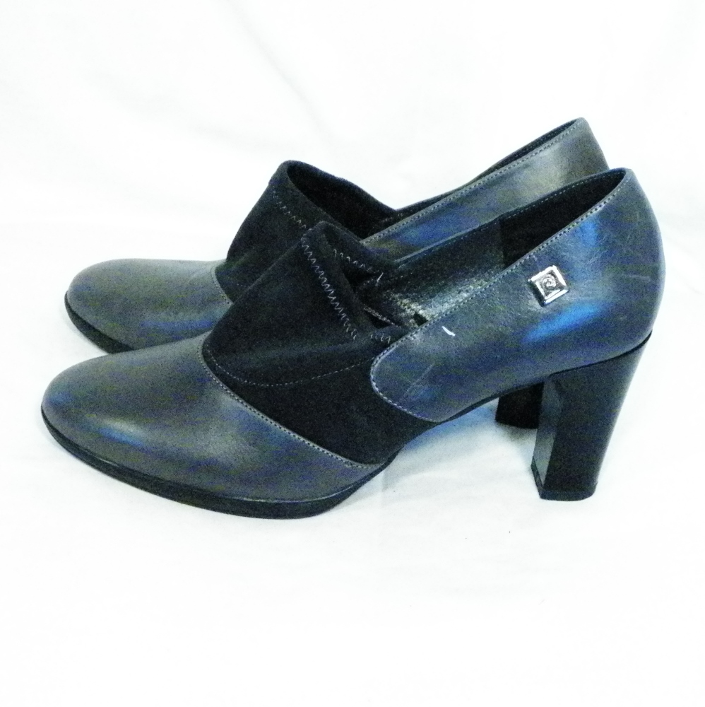 Chaussure Femme Grise PIERRE CARDIN Pointure 38 Bon état -  reconditionné disponible sur Label Emmaüs