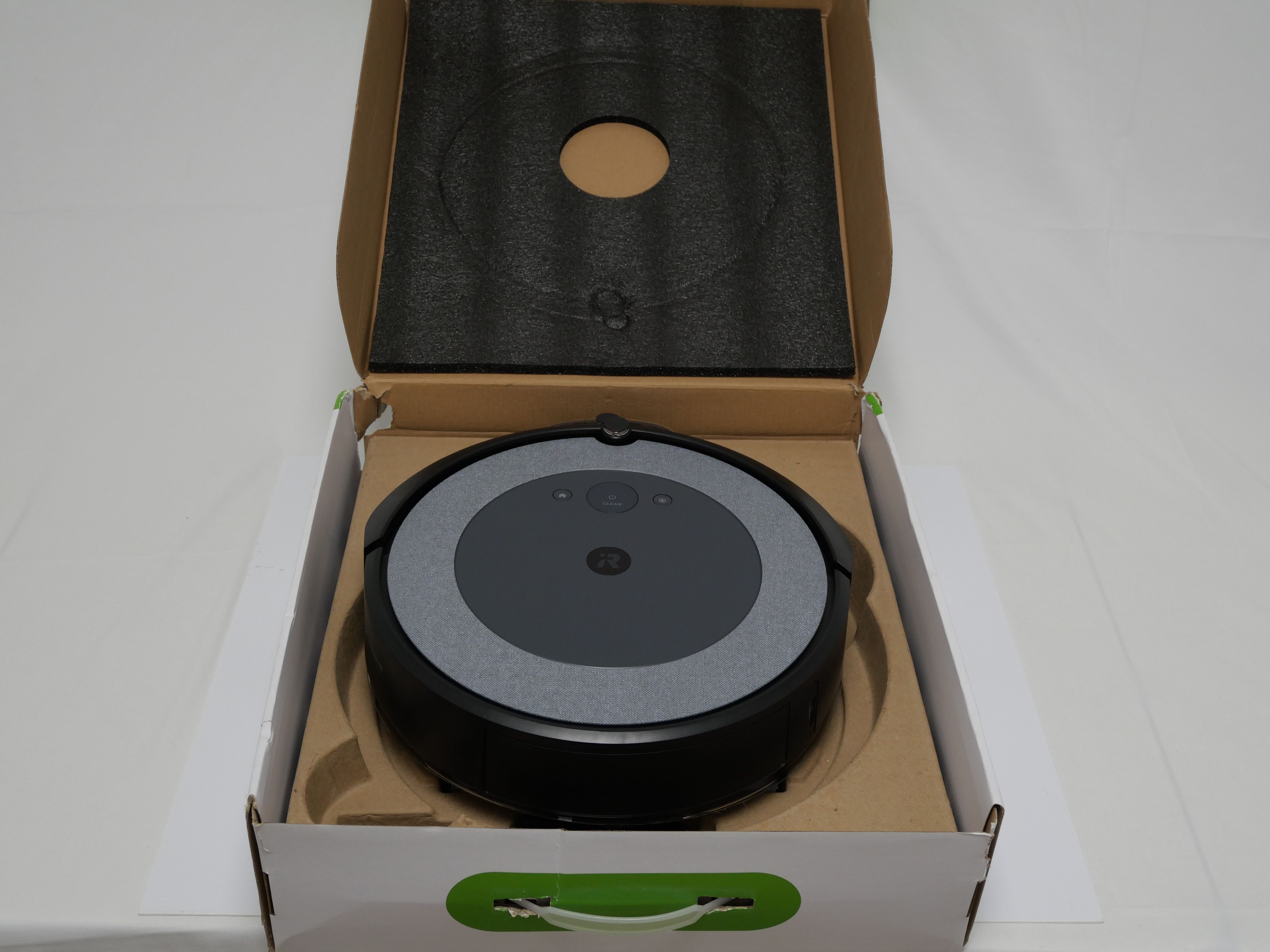 Voir photo 3 de Aspirateur iRobot Roomba i3 Aspirateur iRobot Roomba i3 Comme neuf - Vue 3 -