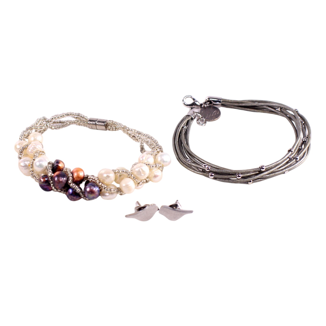 Lot de 2 bracelets chics + boucles d'oreilles Bon état -  reconditionné disponible sur Label Emmaüs