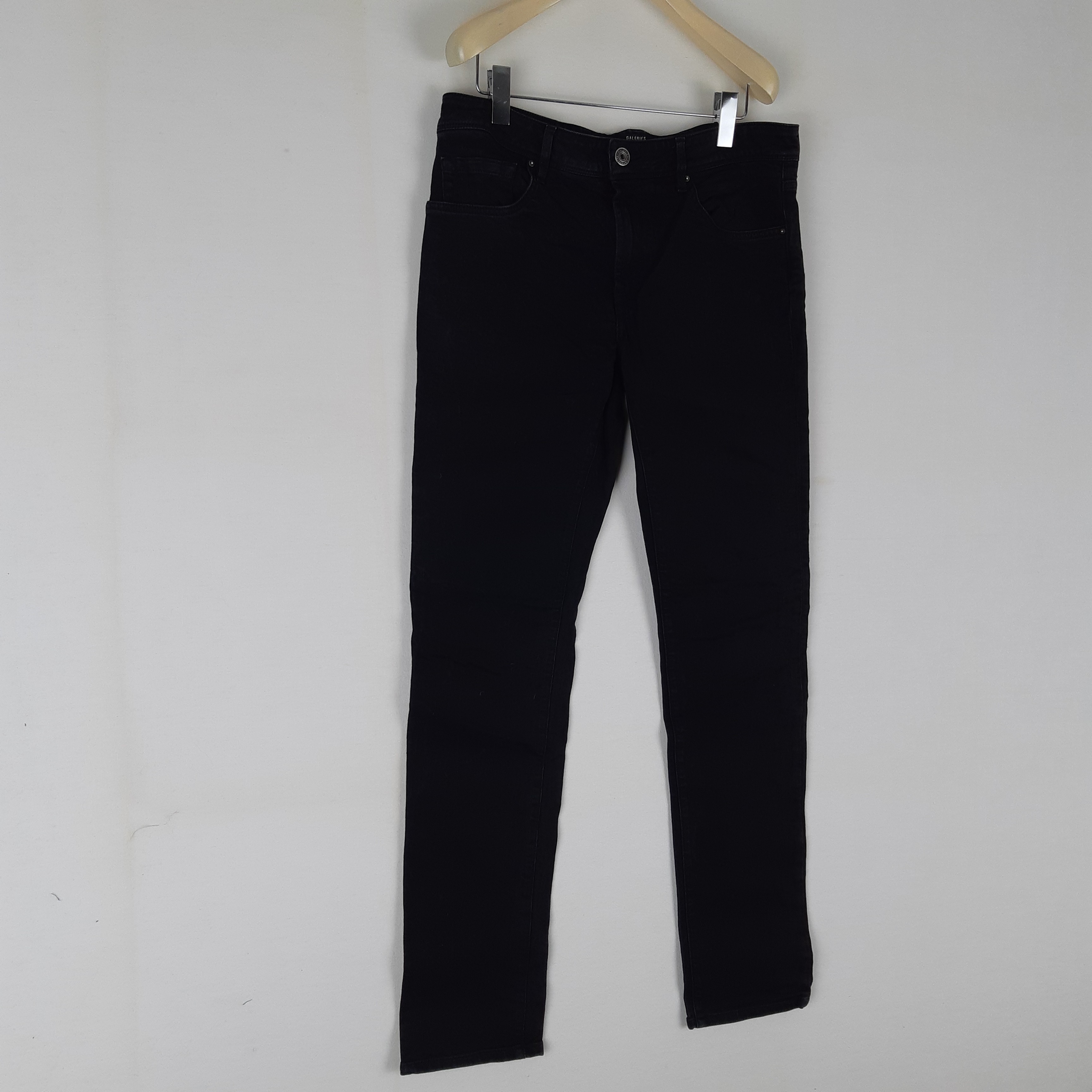 Voir photo 3 de Galeries Lafayette - Jean coton noir - Taille 32/34 mesures 45 cm Longueur= 102 cm Galeries Lafayette - Jean coton noir - Taille 32/34 mesures 45 cm Longueur= 102 cm - Vue 3 -