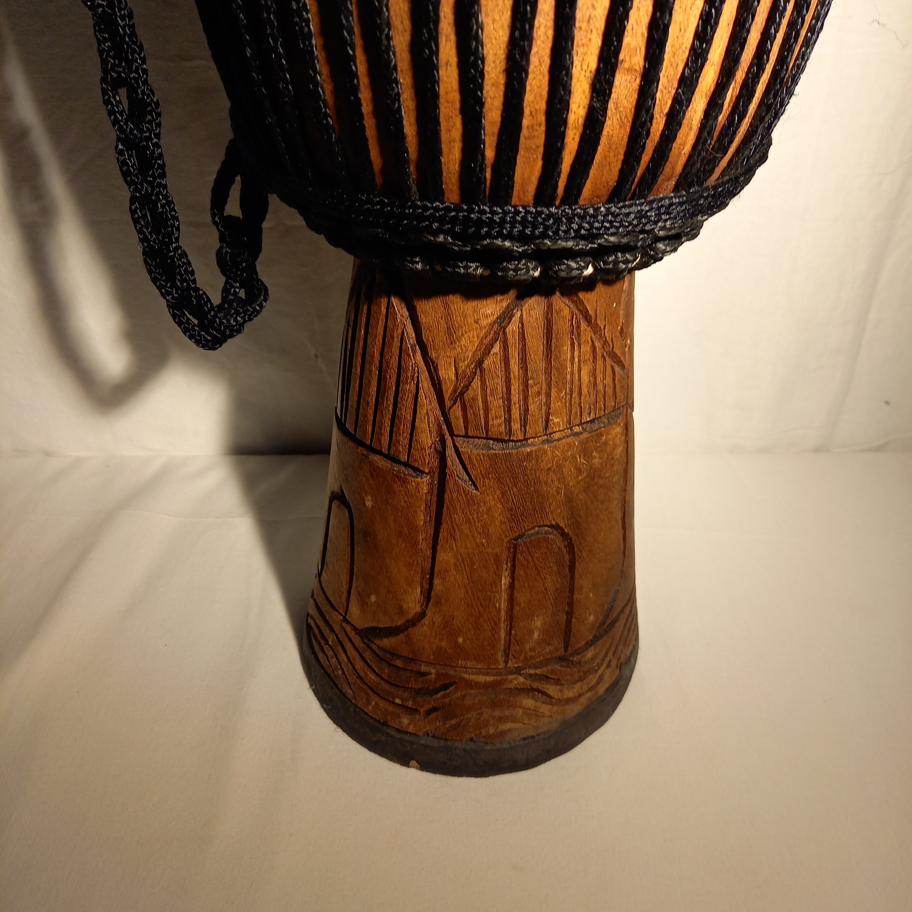 Tam tam africain en bois & tissu - Photo 4