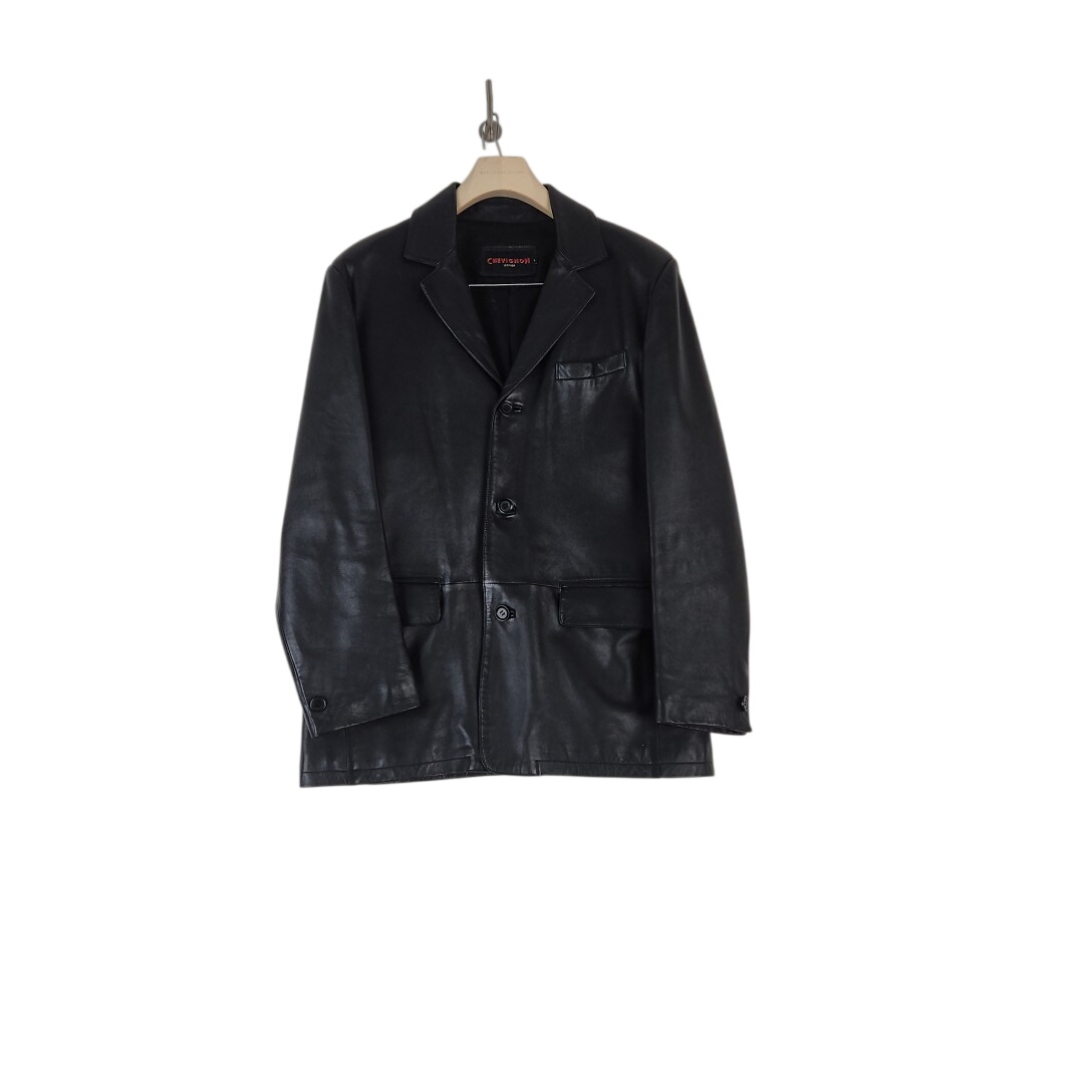 Chevignon - Manteau noir 100% cuir d'agneau - Taille L mesure carrure poitrine = 56 cm longueur= 82 cm Très bon état -  reconditionné disponible sur Label Emmaüs