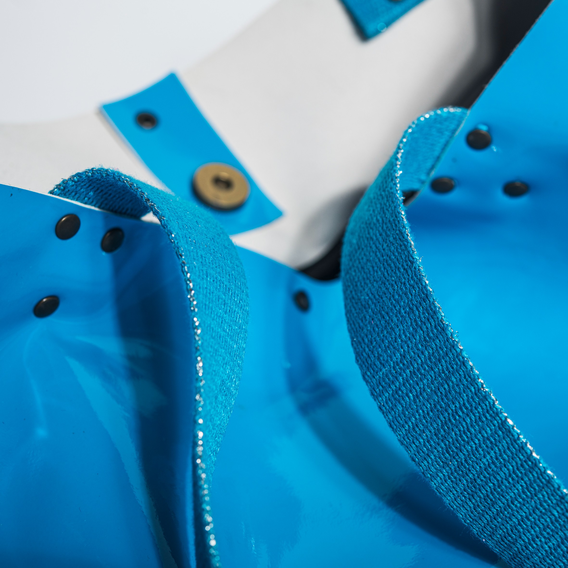 SAC CABAS - CUIR VERNIS TURQUOISE Comme neuf - Vue 6 - 