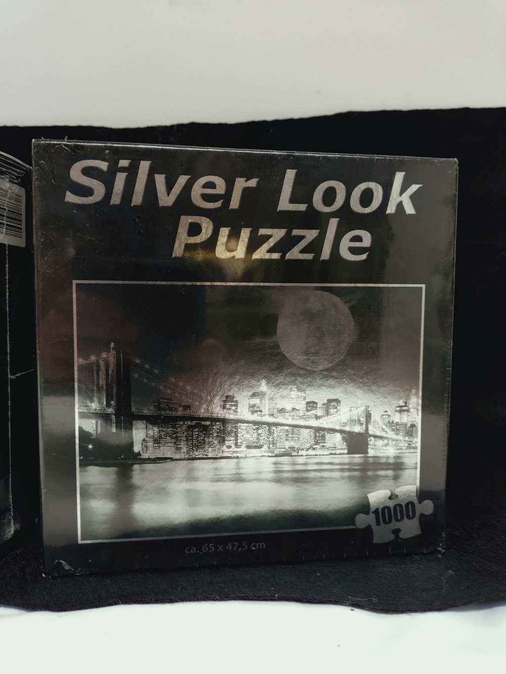 Lot de deux Puzzles Silver look, finition métallisé, 1000 pièces. Paris / Manhattan. Neuf. Comme neuf - Vue 8 - 